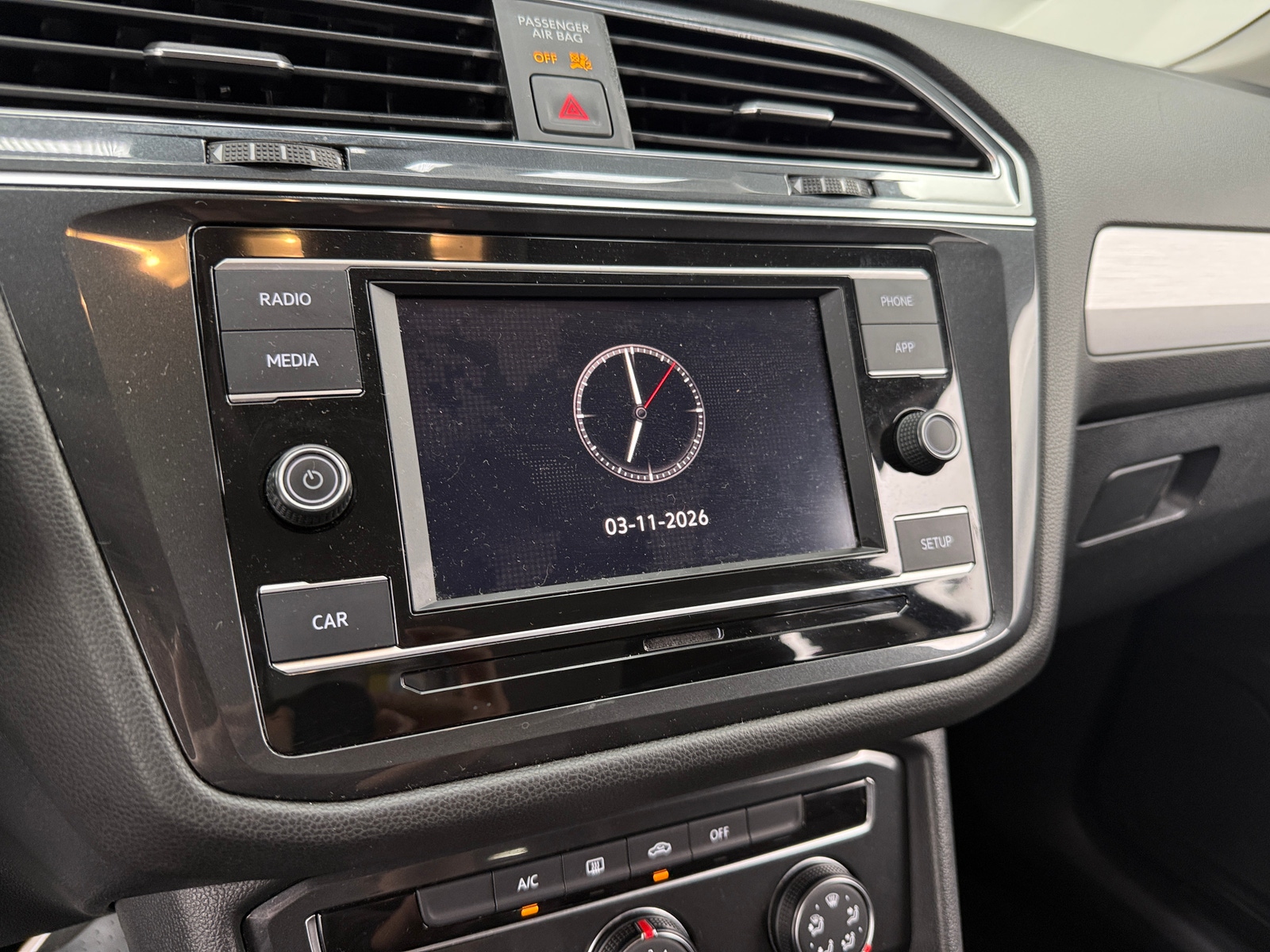 Thumbnail: 2019 Volkswagen Tiguan - 4