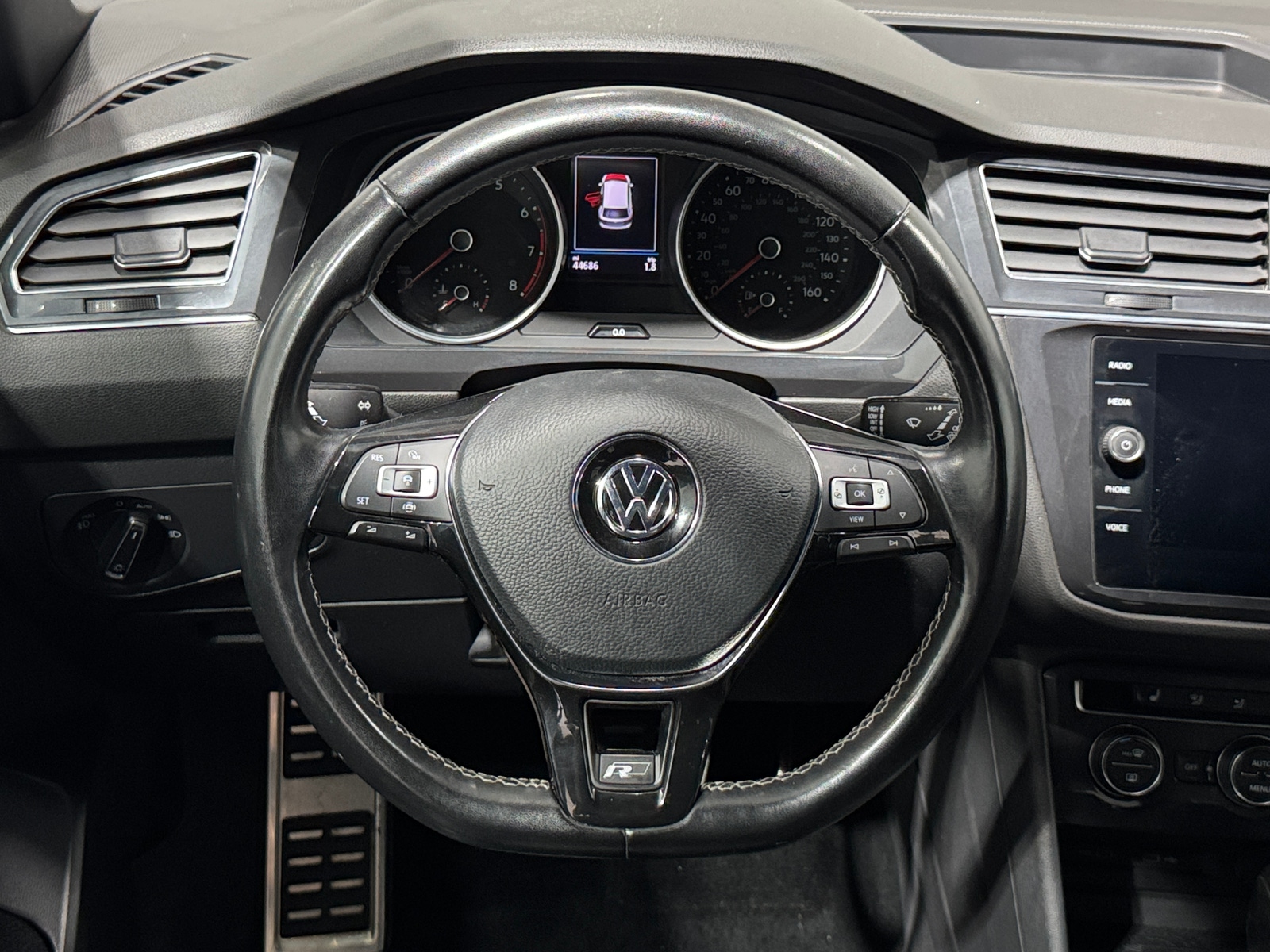 Thumbnail: 2021 Volkswagen Tiguan - 4