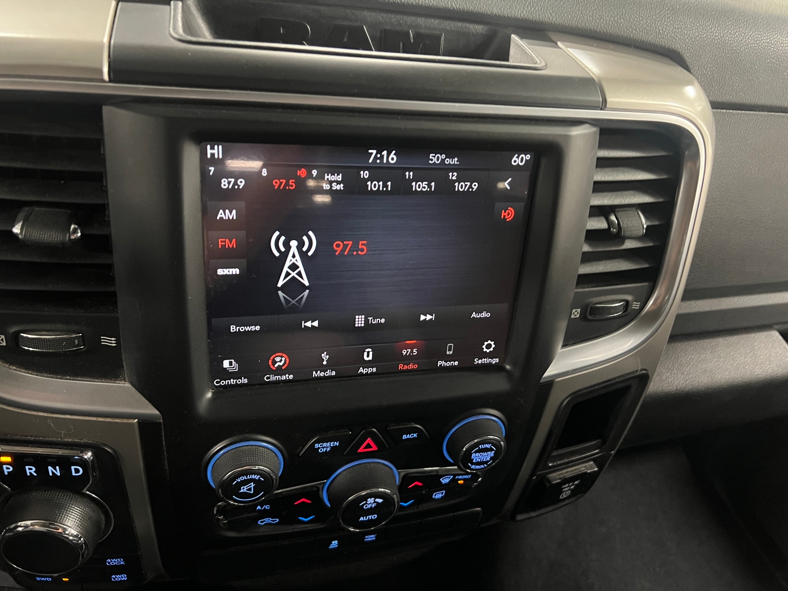 Thumbnail: 2019 RAM 1500 Classic - 4