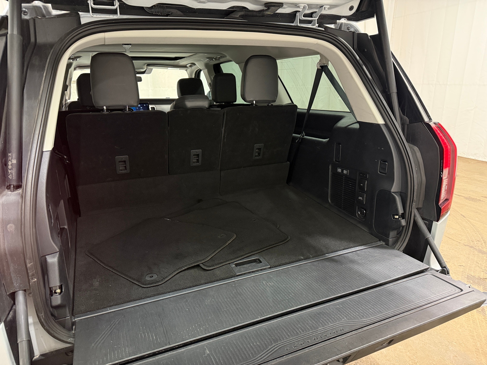 Thumbnail: 2025 Ford Expedition MAX - 6