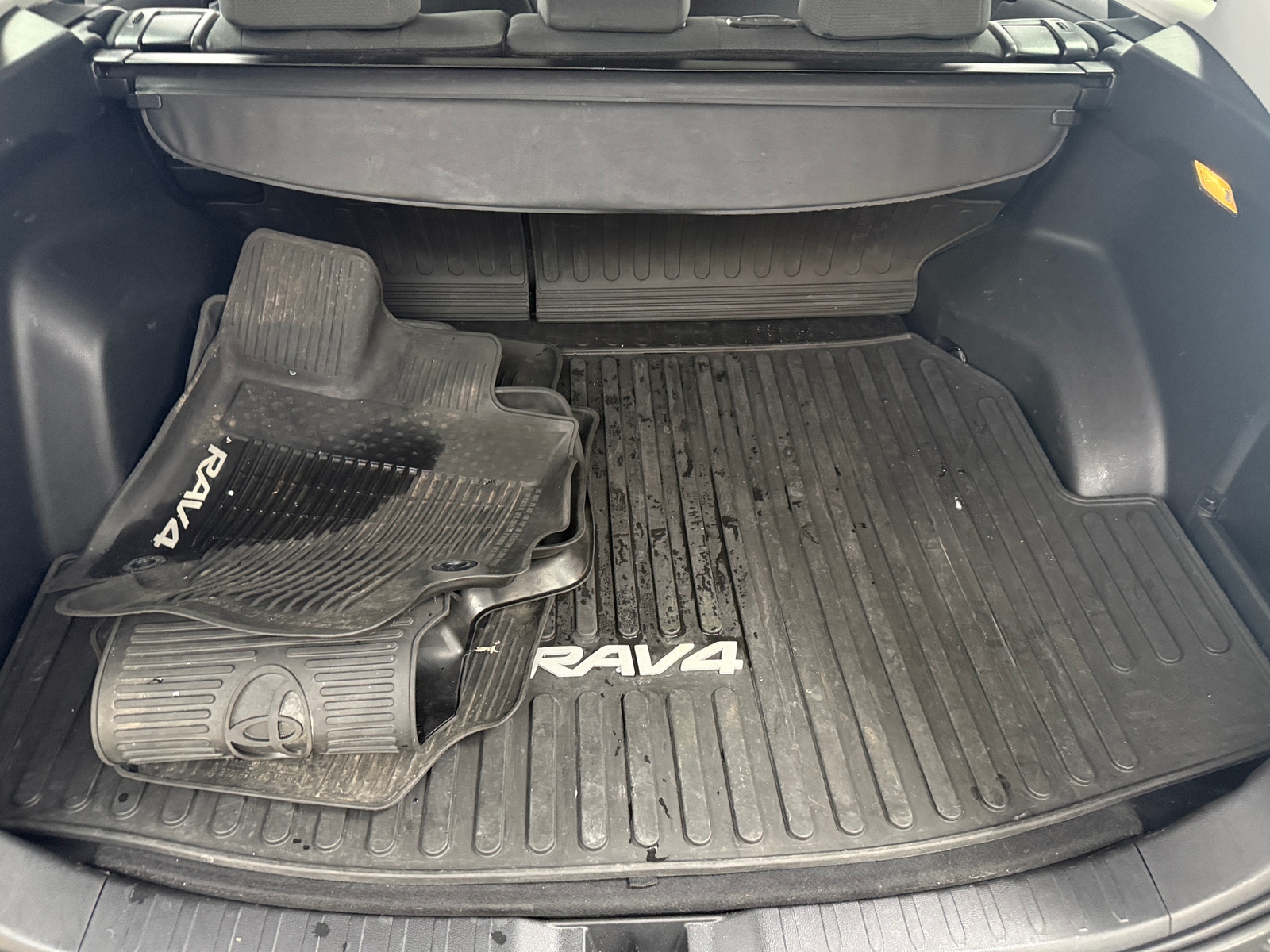 Thumbnail: 2019 Toyota RAV4 - 7