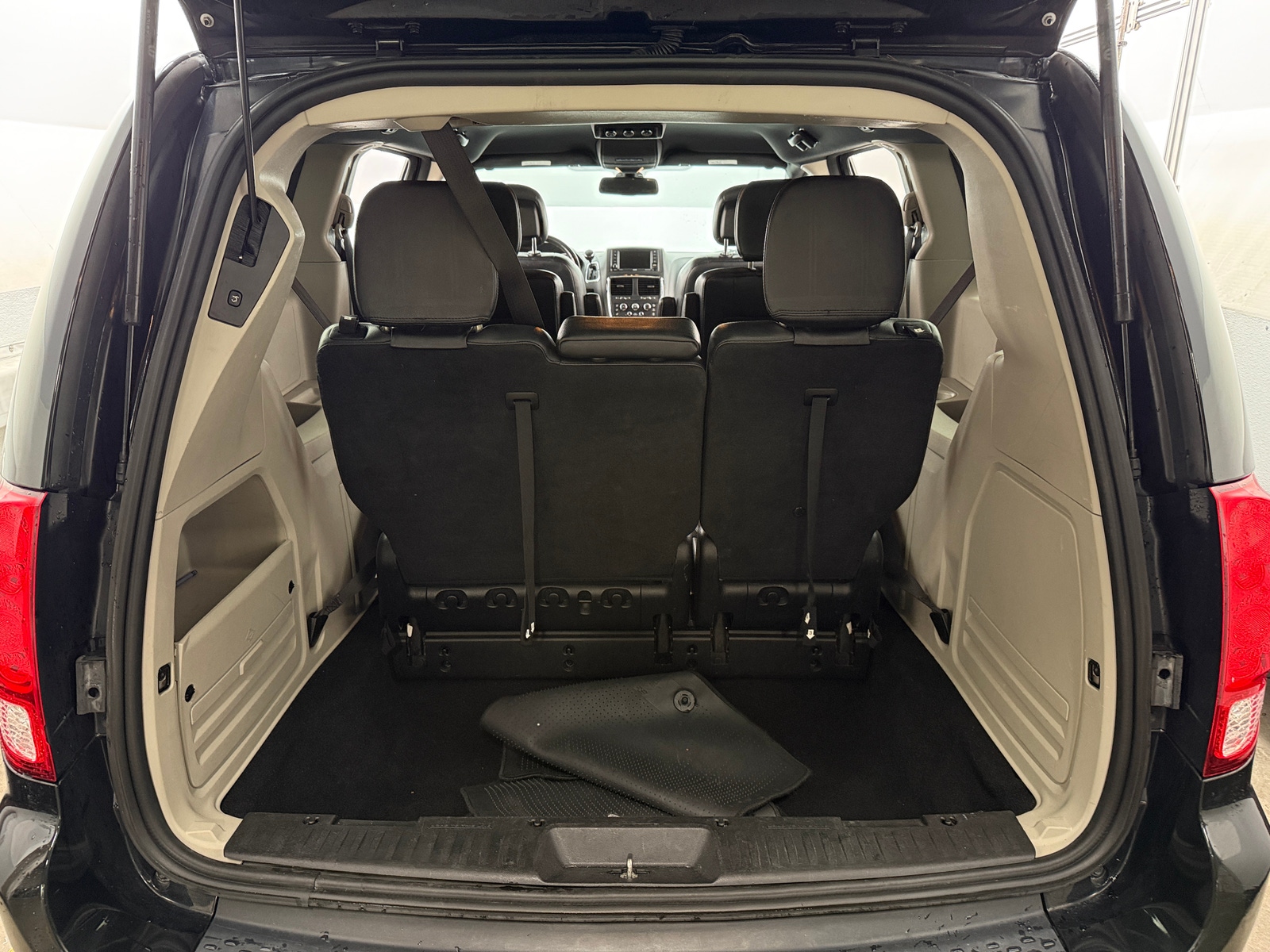 Thumbnail: 2019 Dodge Grand Caravan - 6