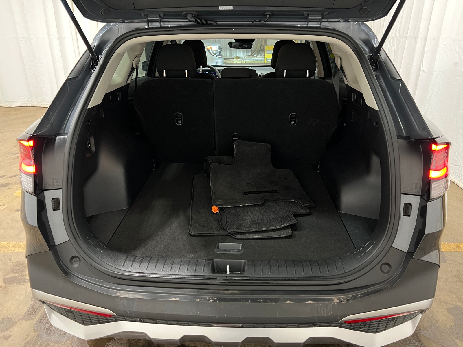 Thumbnail: 2025 Kia Sportage - 7