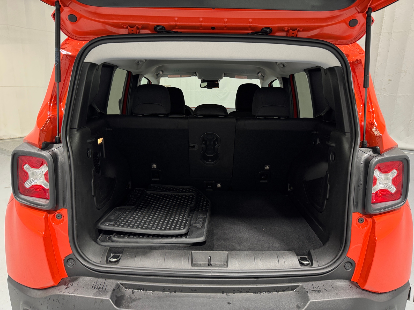 Thumbnail: 2021 Jeep Renegade - 7