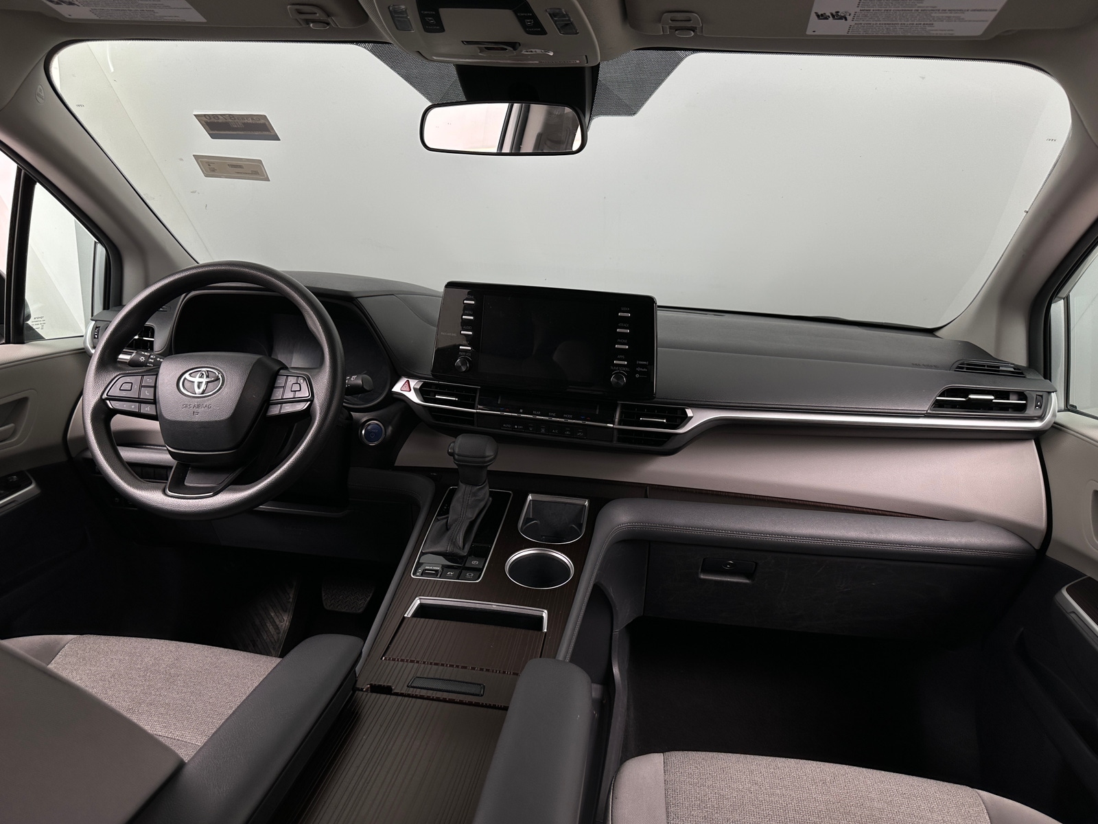 Thumbnail: 2024 Toyota Sienna - 3