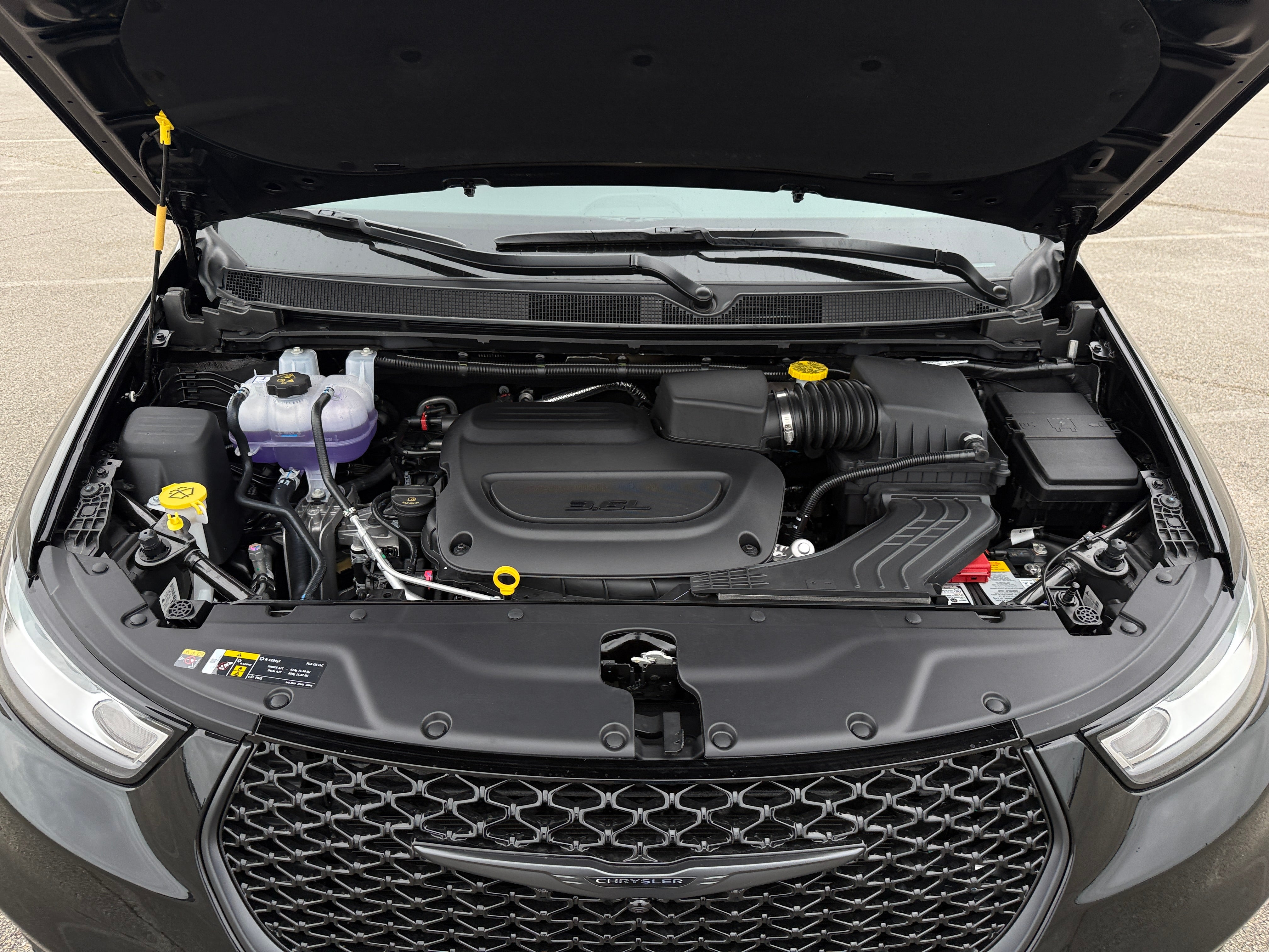 2026 Chrysler Pacifica Limited's photo