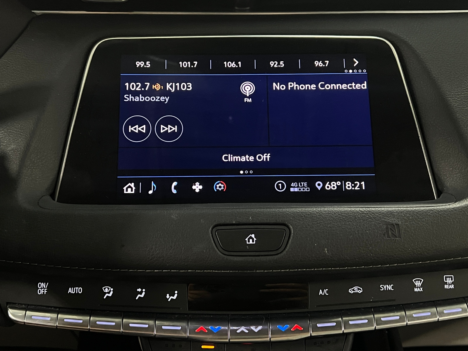 Thumbnail: 2020 Cadillac XT4 - 3