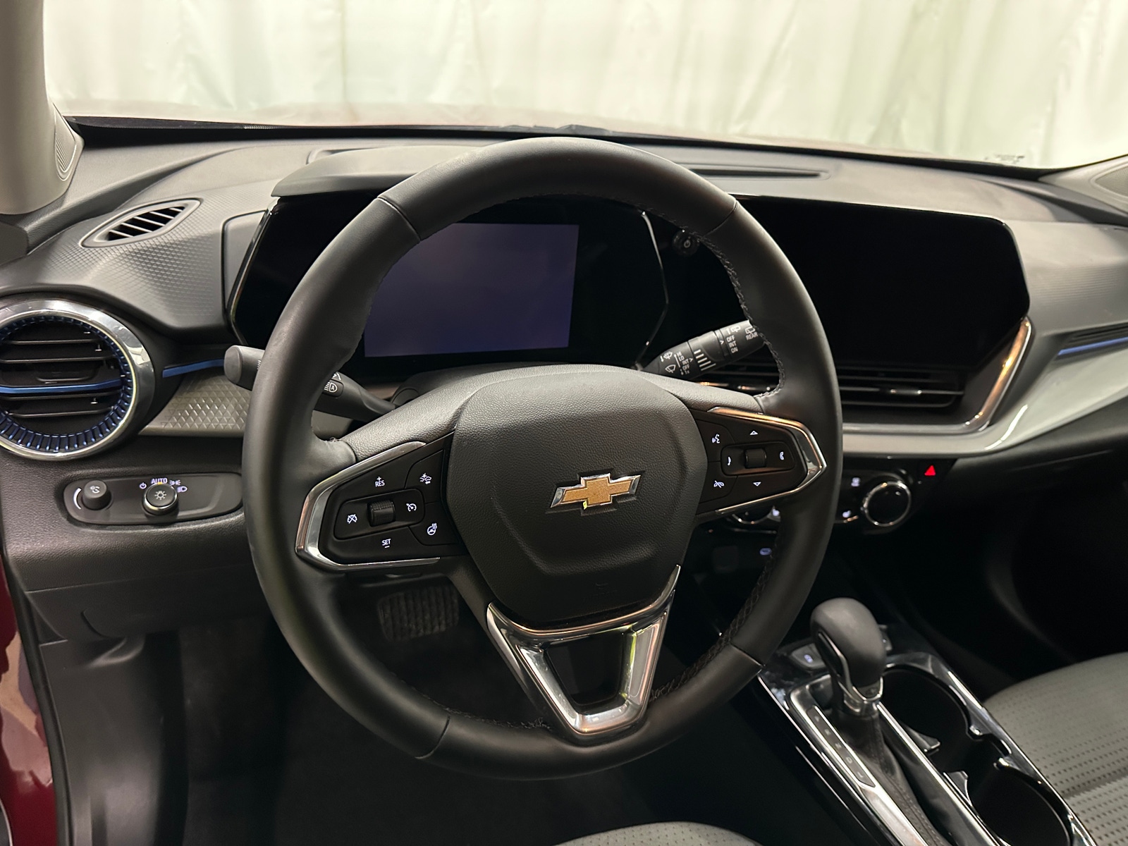 Thumbnail: 2025 Chevrolet Trax - 5