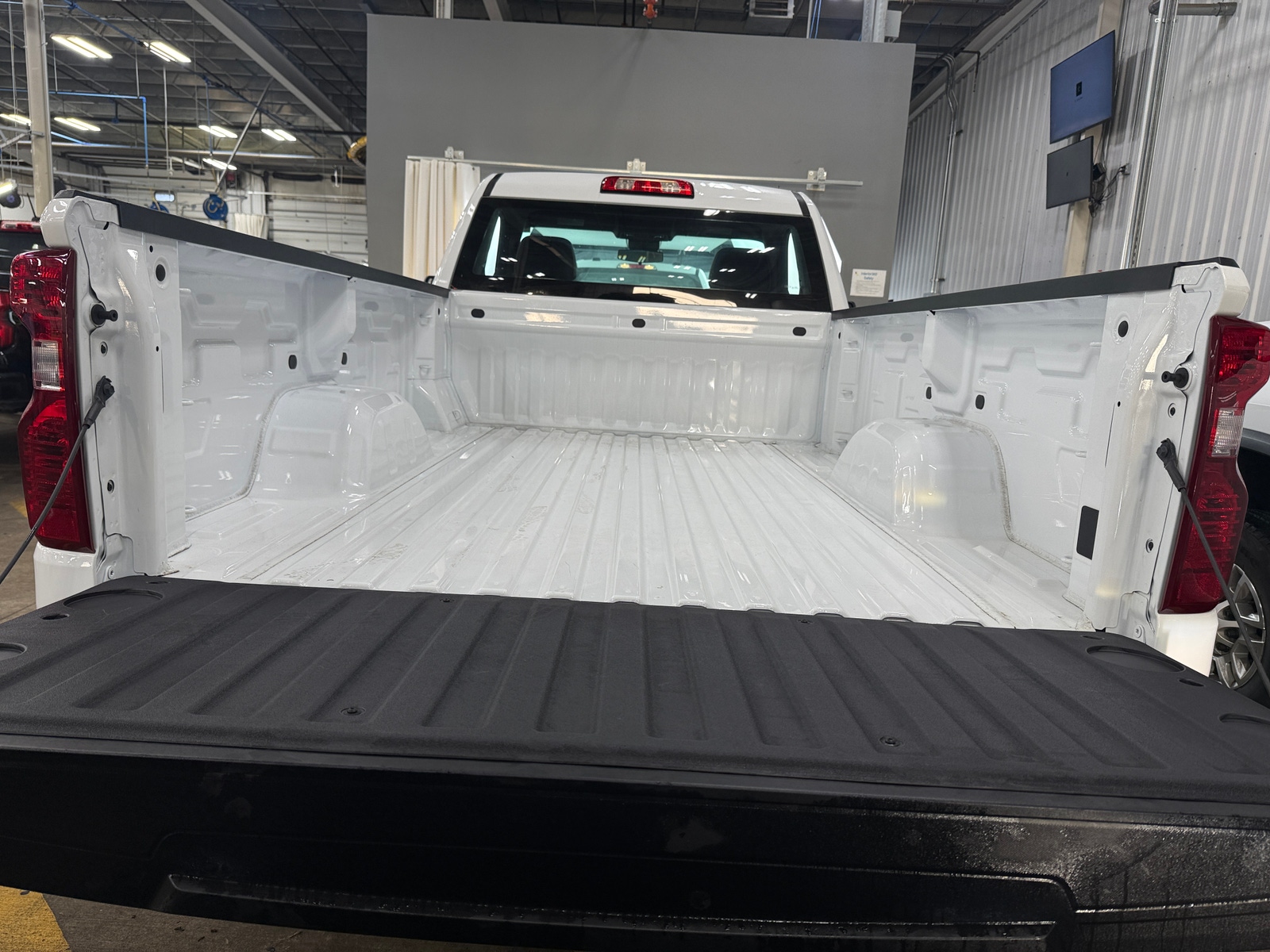 Thumbnail: 2025 Chevrolet Silverado 1500 - 5