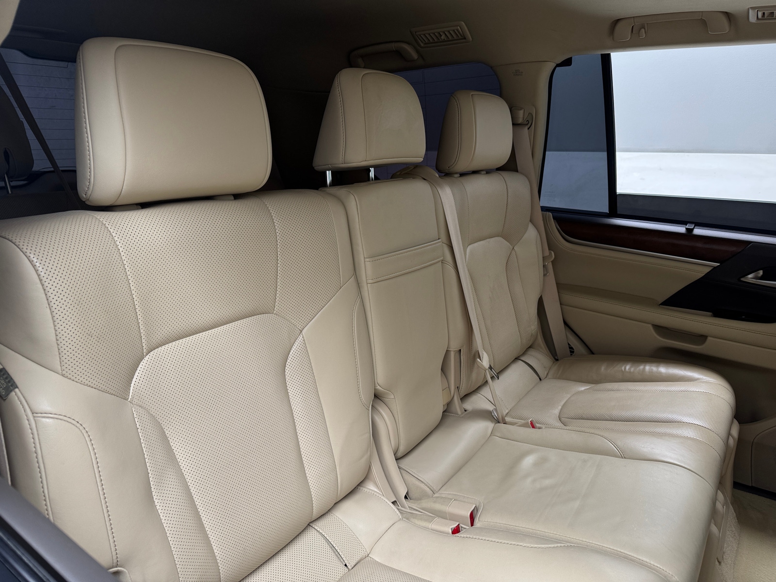 Thumbnail: 2016 Lexus LX - 5