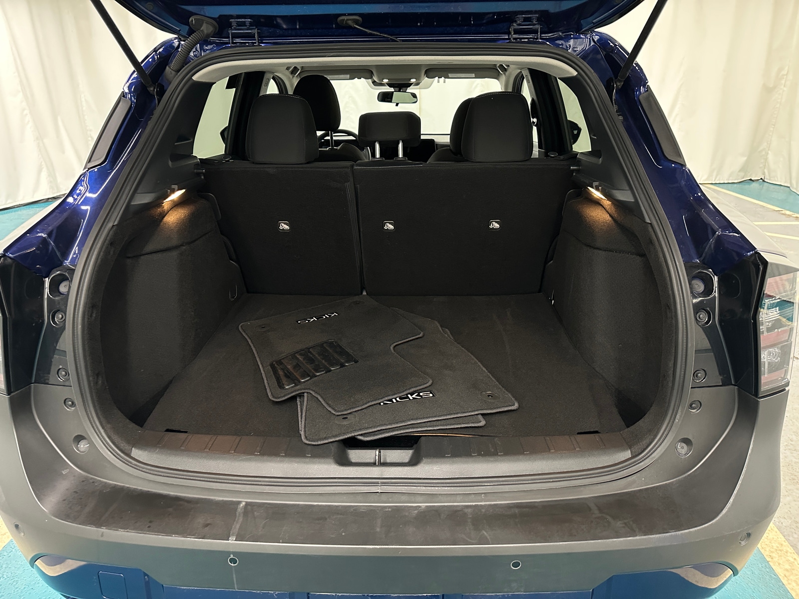 Thumbnail: 2025 Nissan Kicks - 7