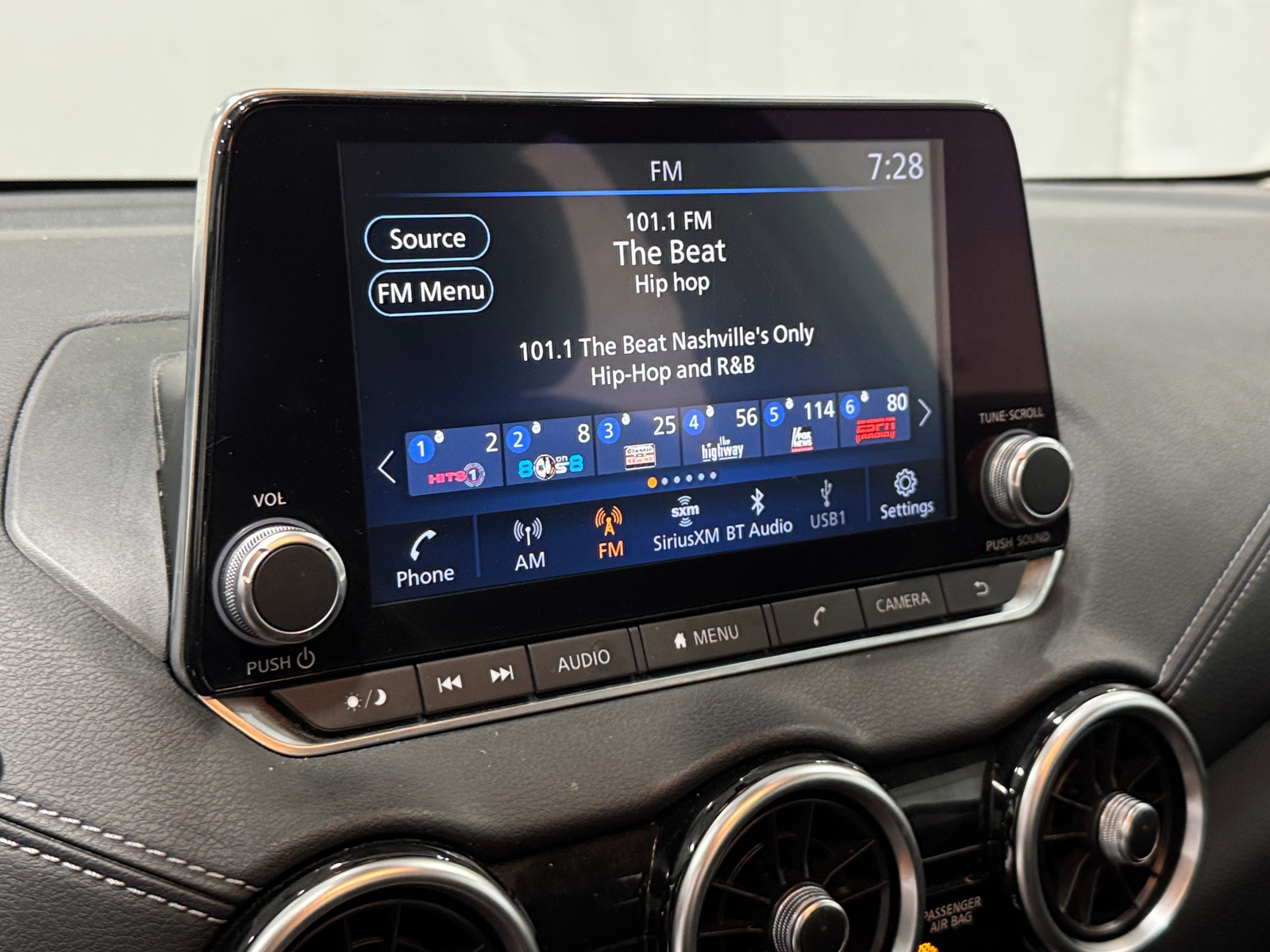 Thumbnail: 2022 Nissan Sentra - 4