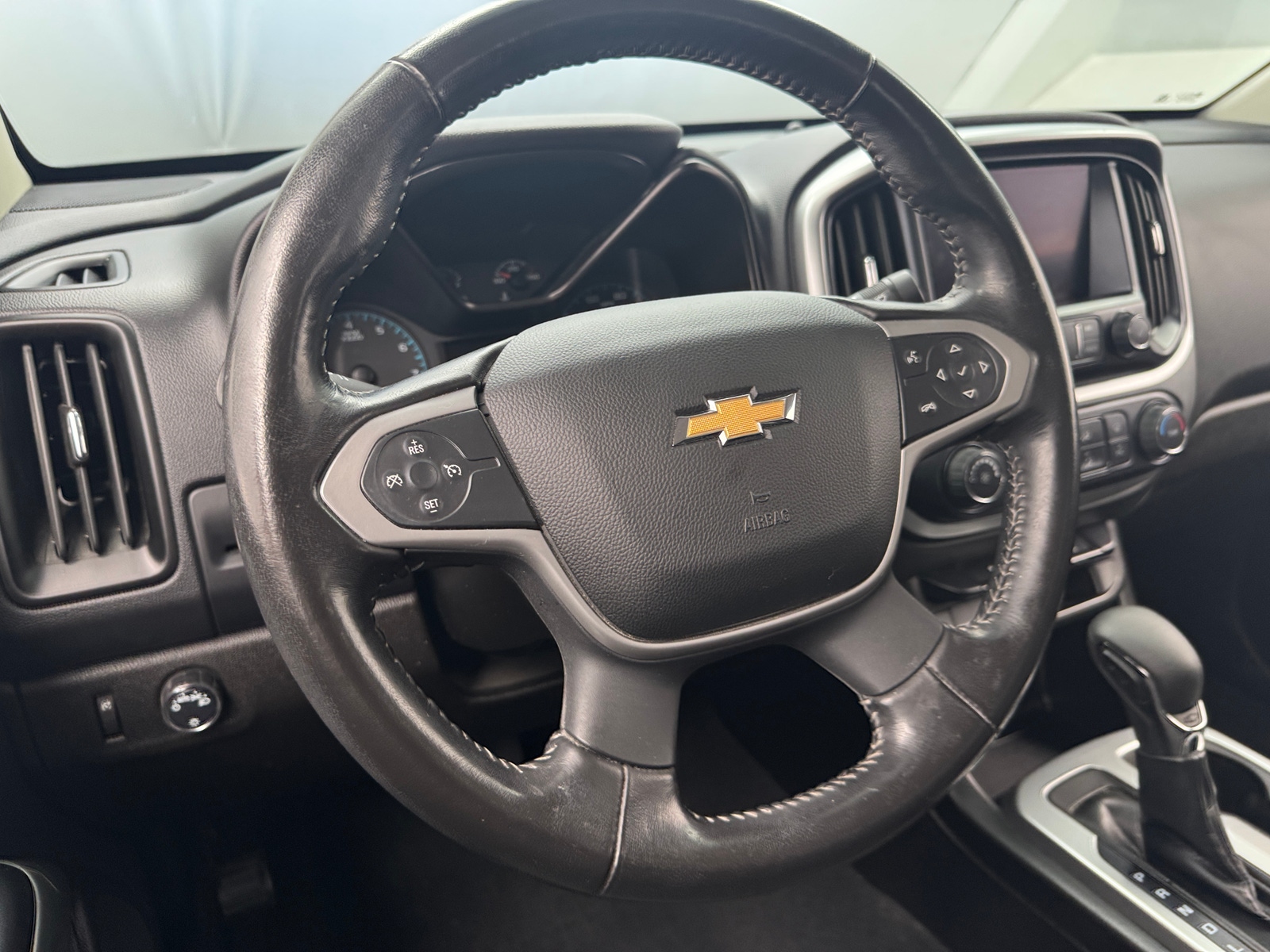 Thumbnail: 2022 Chevrolet Colorado - 5