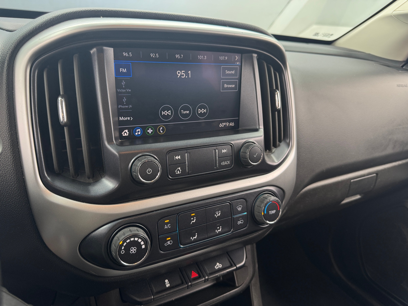Thumbnail: 2022 Chevrolet Colorado - 4