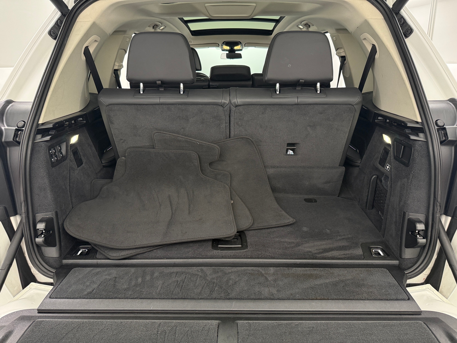 Thumbnail: 2019 BMW X7 - 6