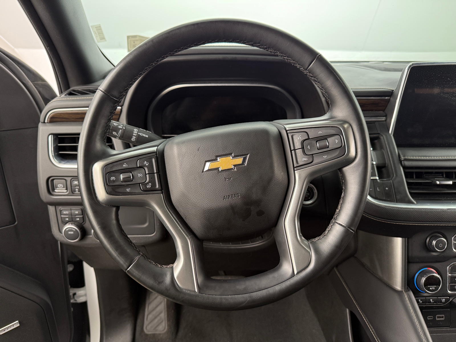 Thumbnail: 2023 Chevrolet Suburban - 4