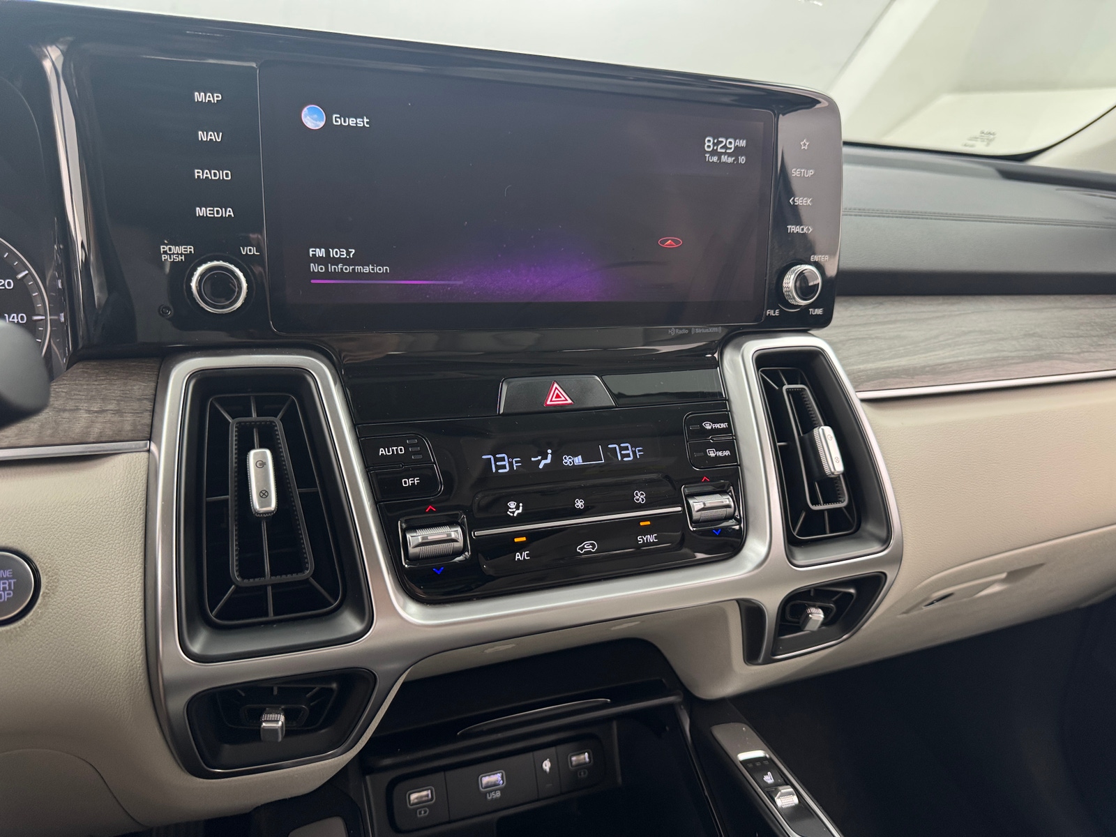 Thumbnail: 2022 Kia Sorento - 3