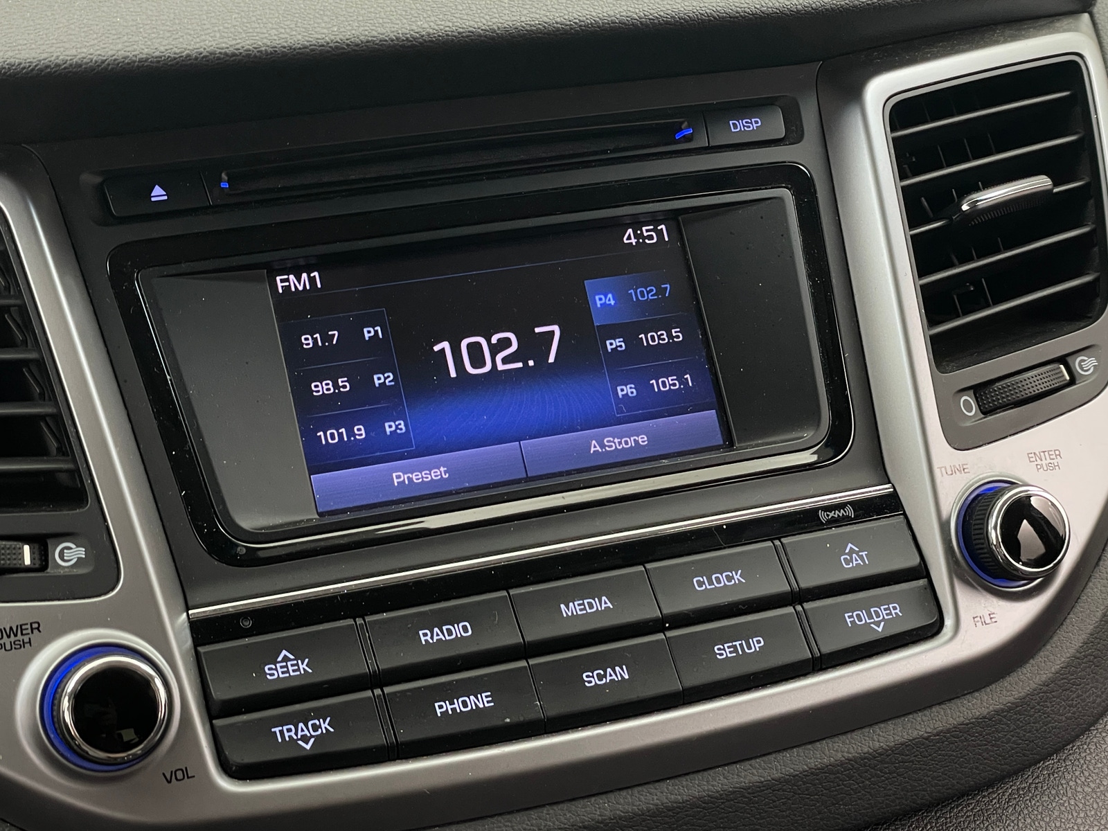 Thumbnail: 2016 Hyundai Tucson - 4