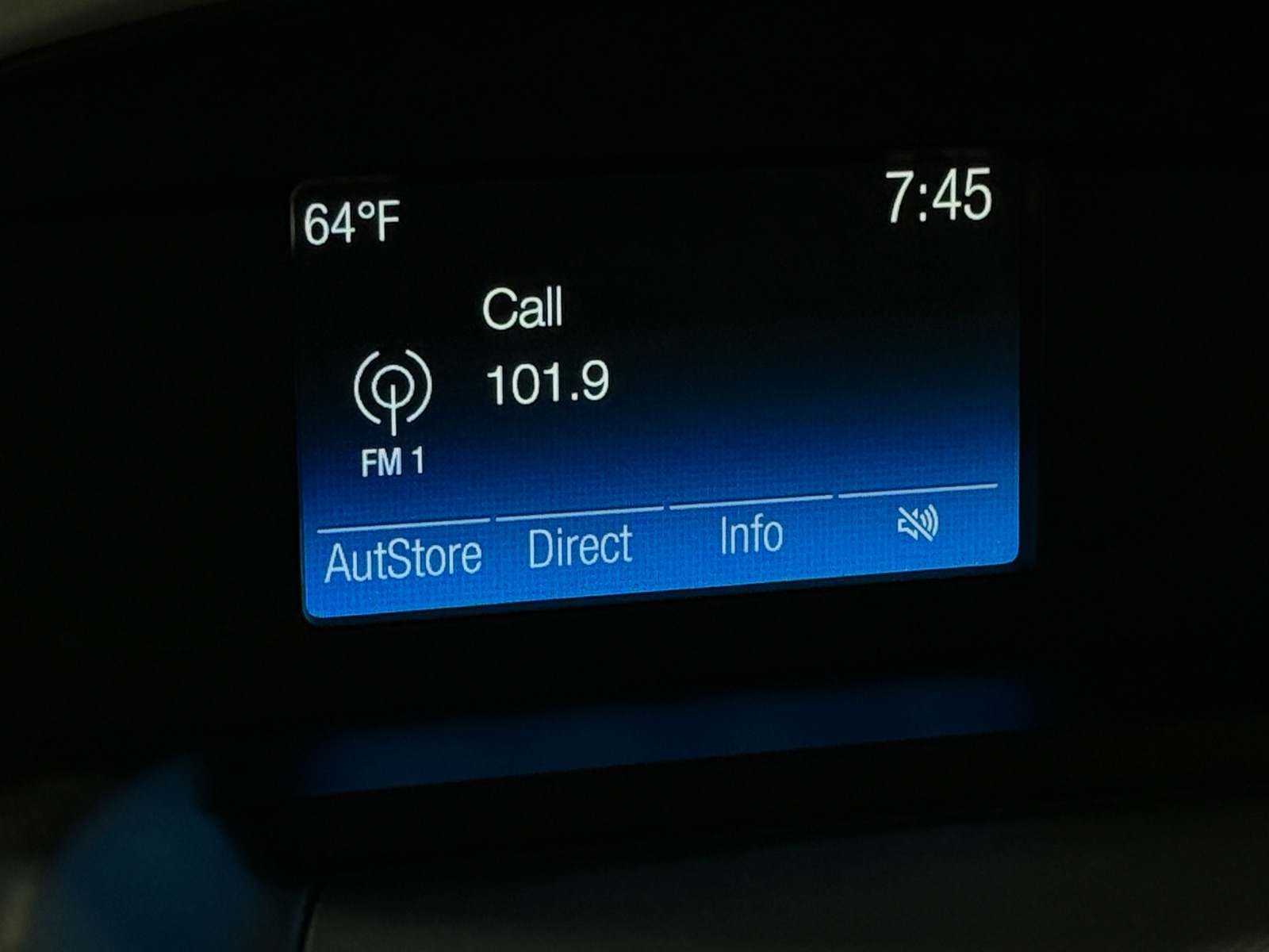 Thumbnail: 2018 Ford Escape - 4