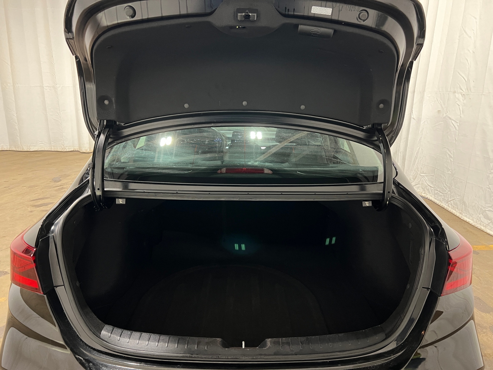 Thumbnail: 2024 Kia Forte - 7