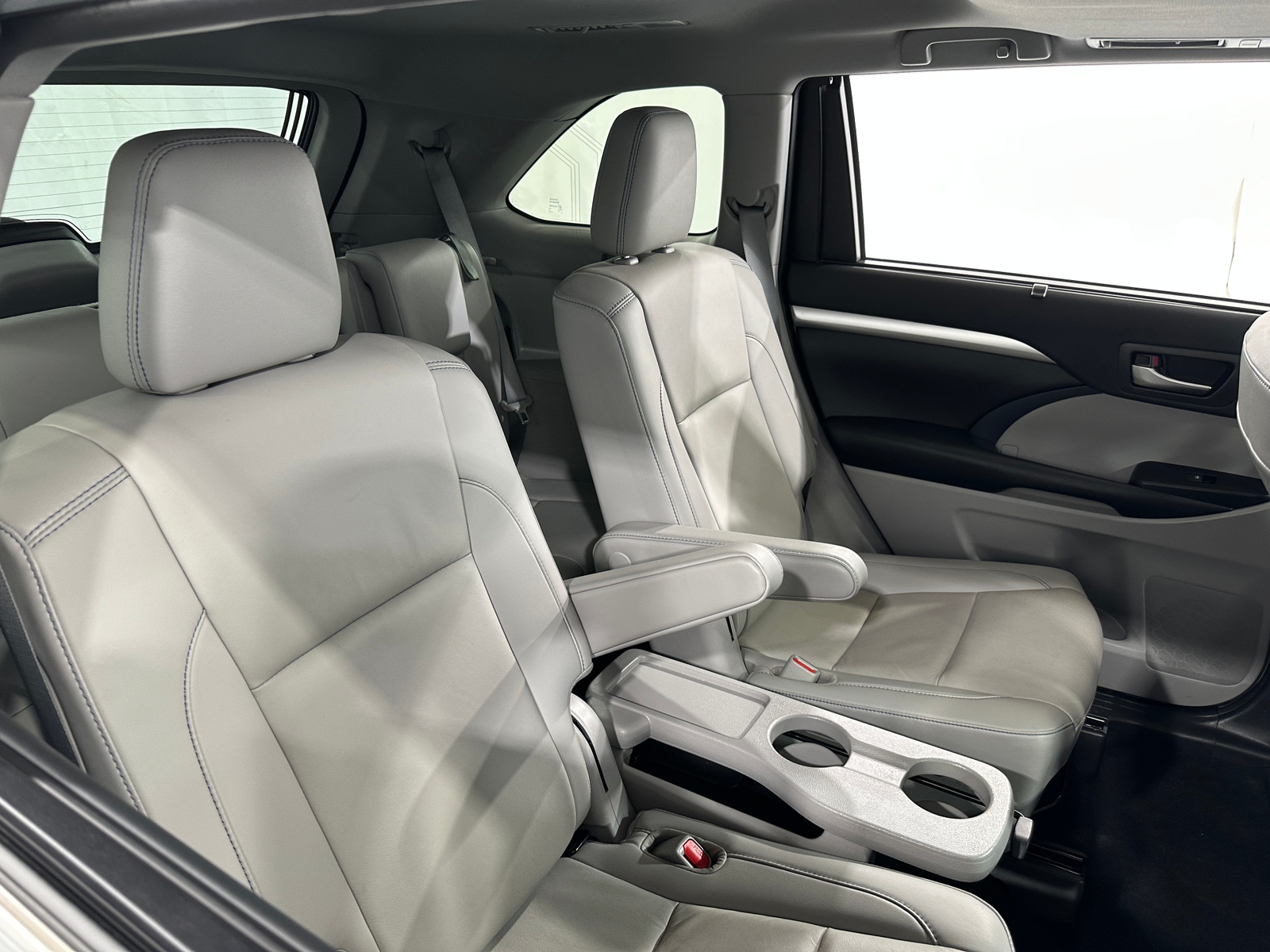 Thumbnail: 2019 Toyota Highlander - 5