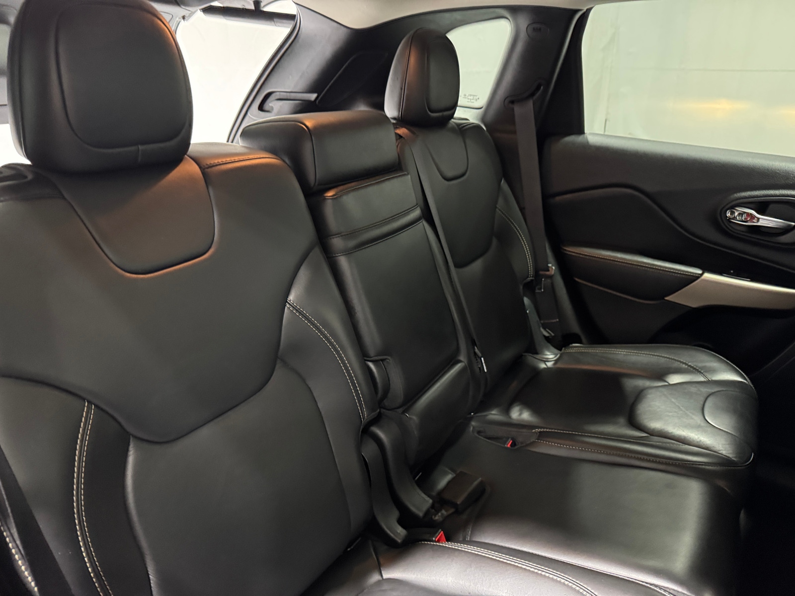 Thumbnail: 2018 Jeep Cherokee - 5