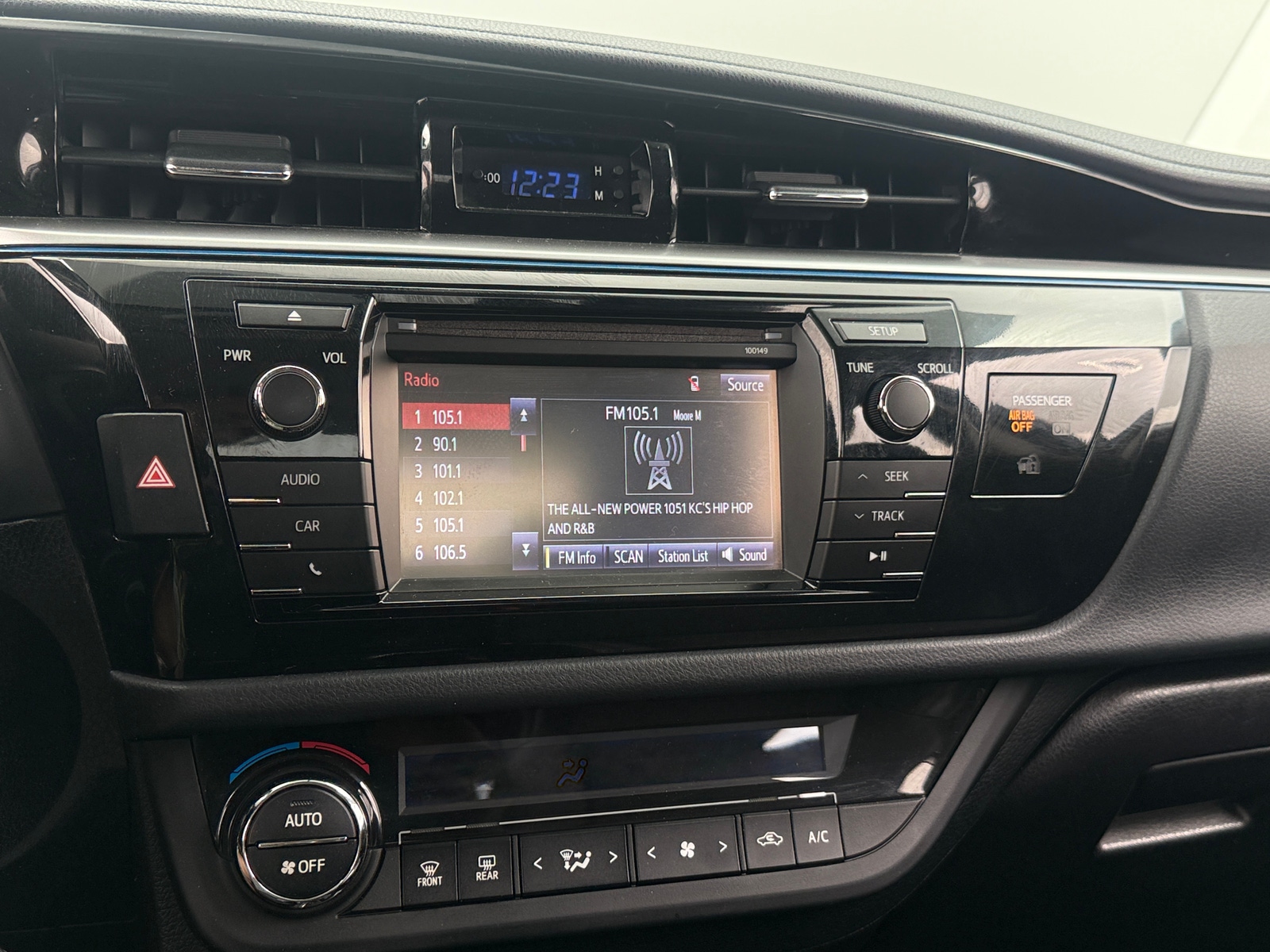 Thumbnail: 2014 Toyota Corolla - 4