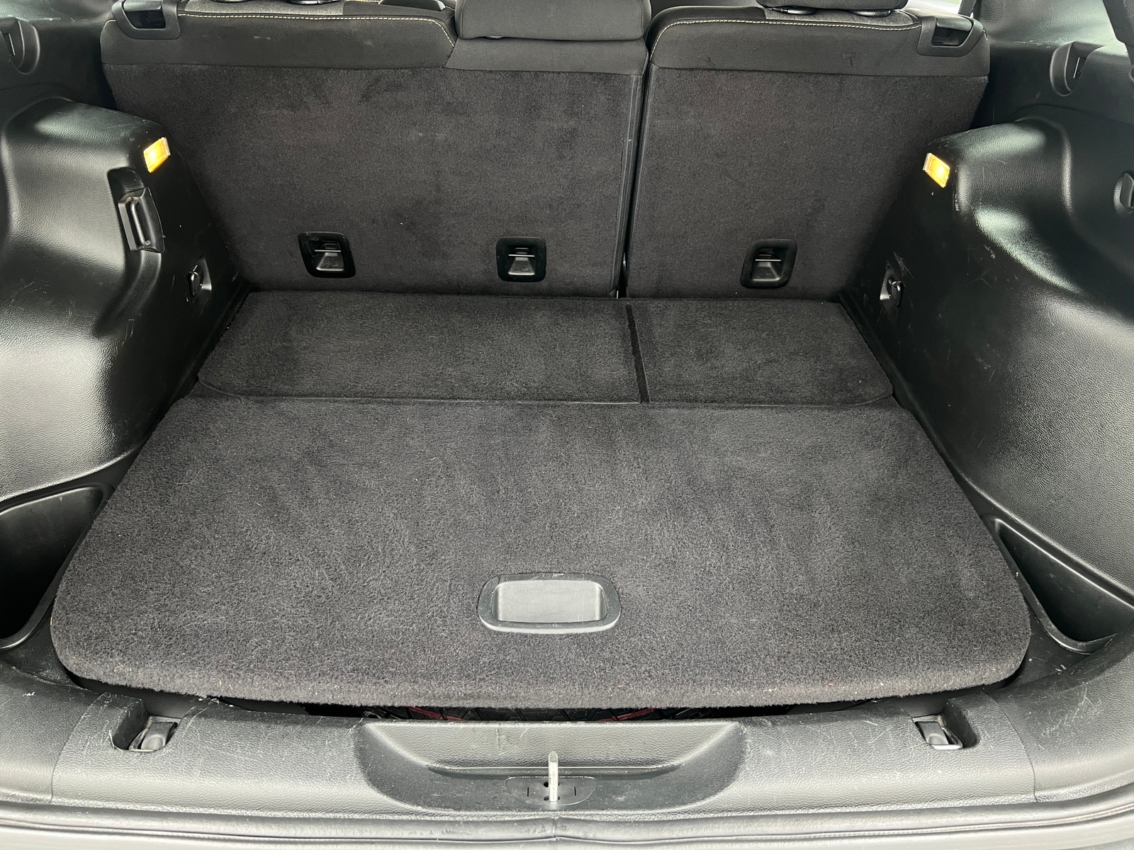 Thumbnail: 2018 Jeep Cherokee - 7