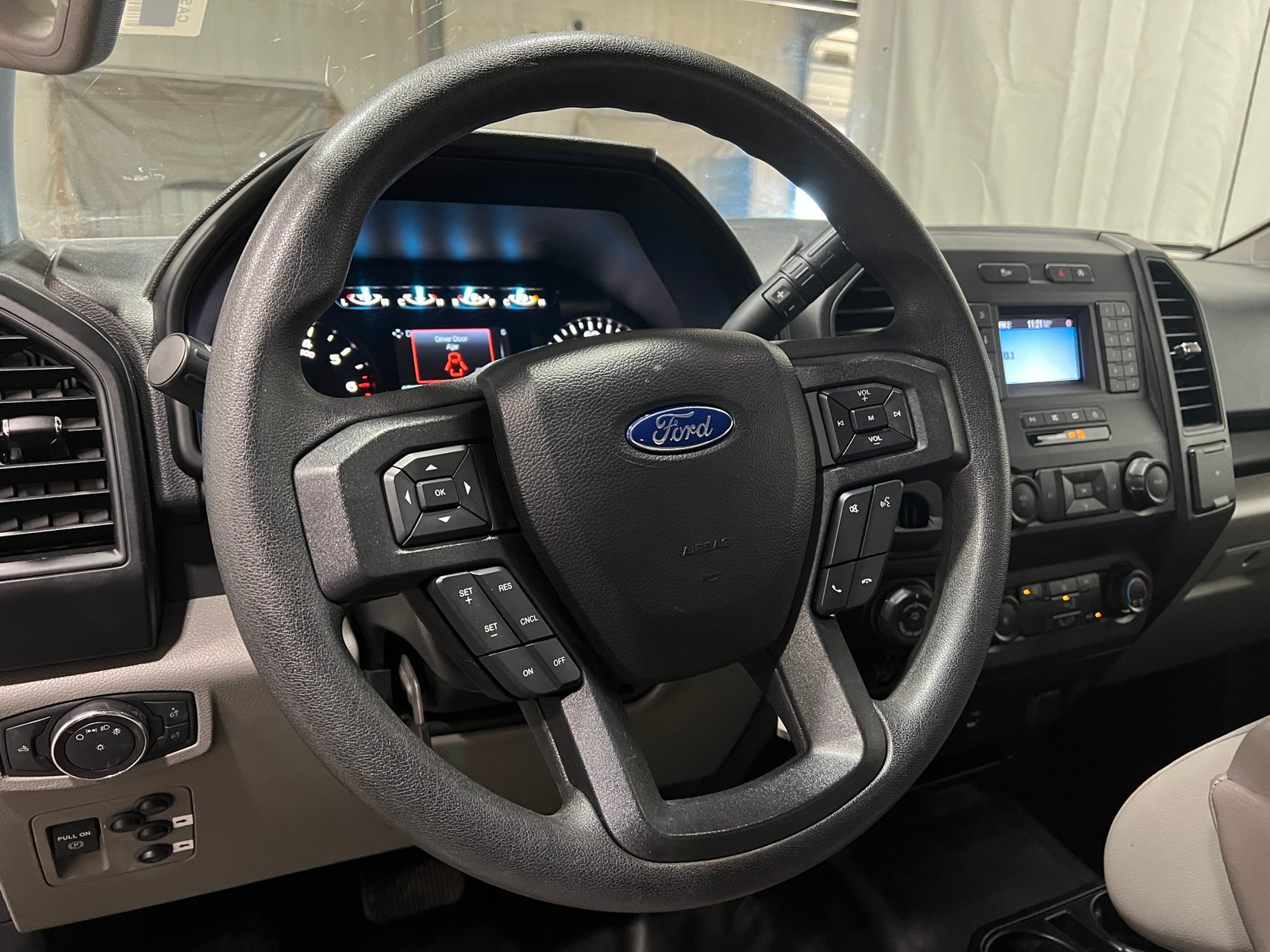 Thumbnail: 2019 Ford Econoline - 4