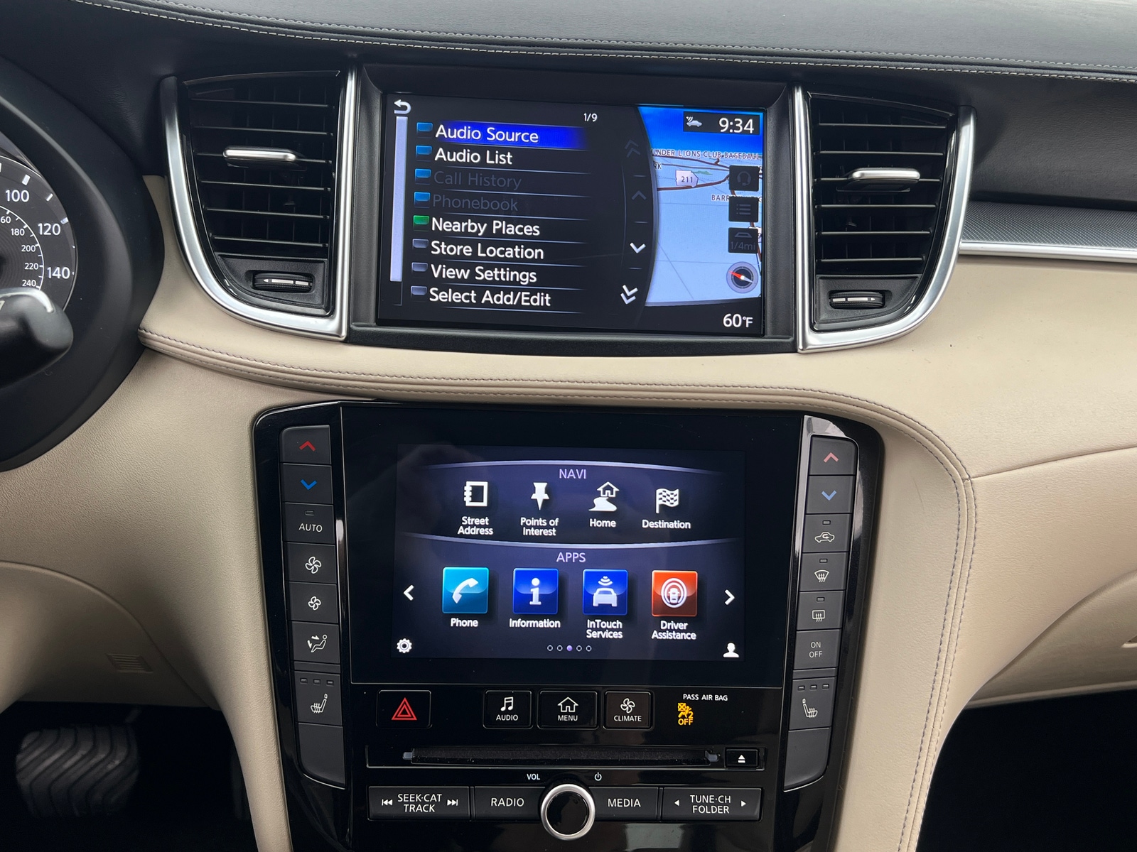 Thumbnail: 2019 INFINITI QX50 - 3