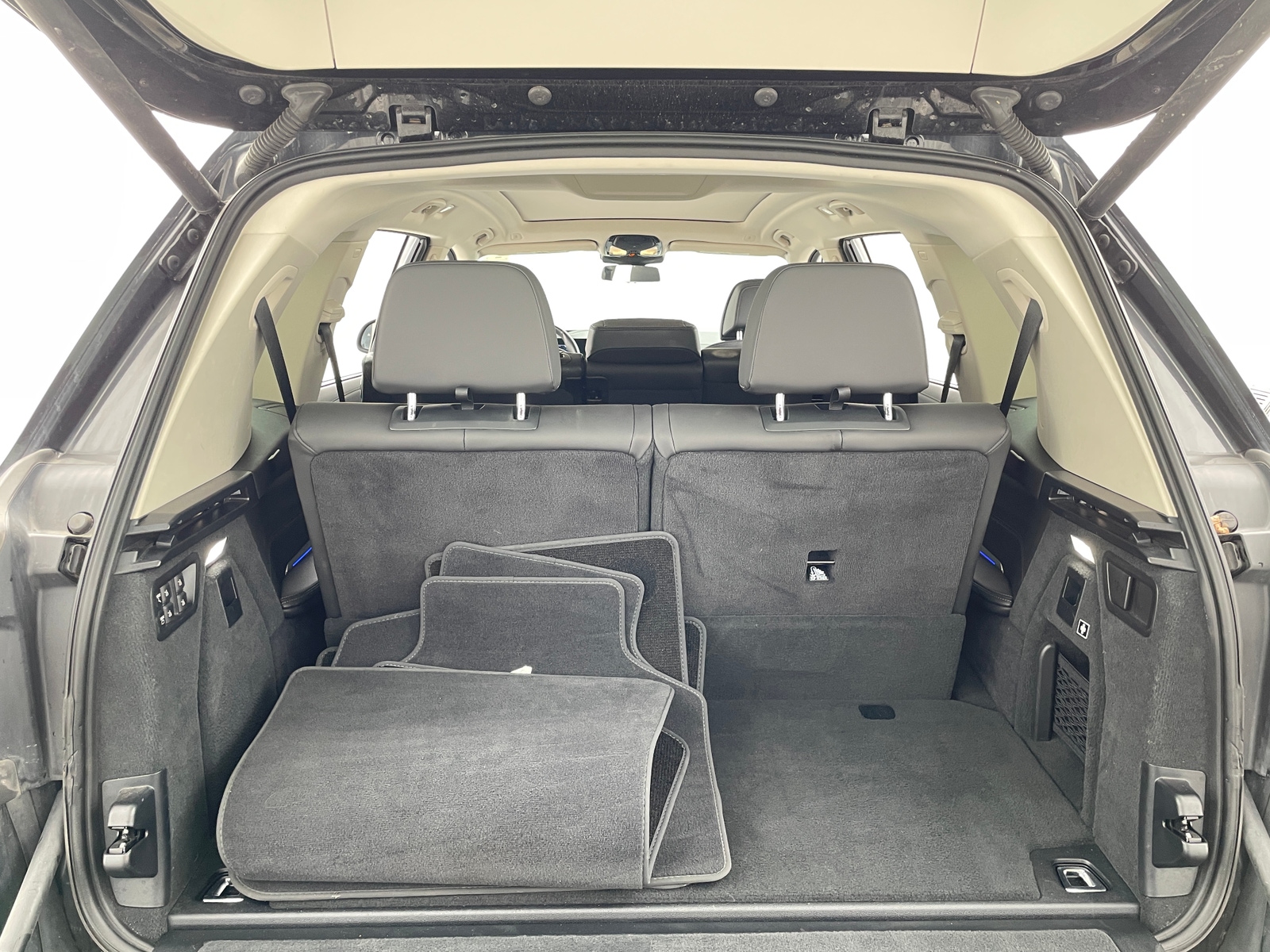 Thumbnail: 2023 BMW X7 - 6