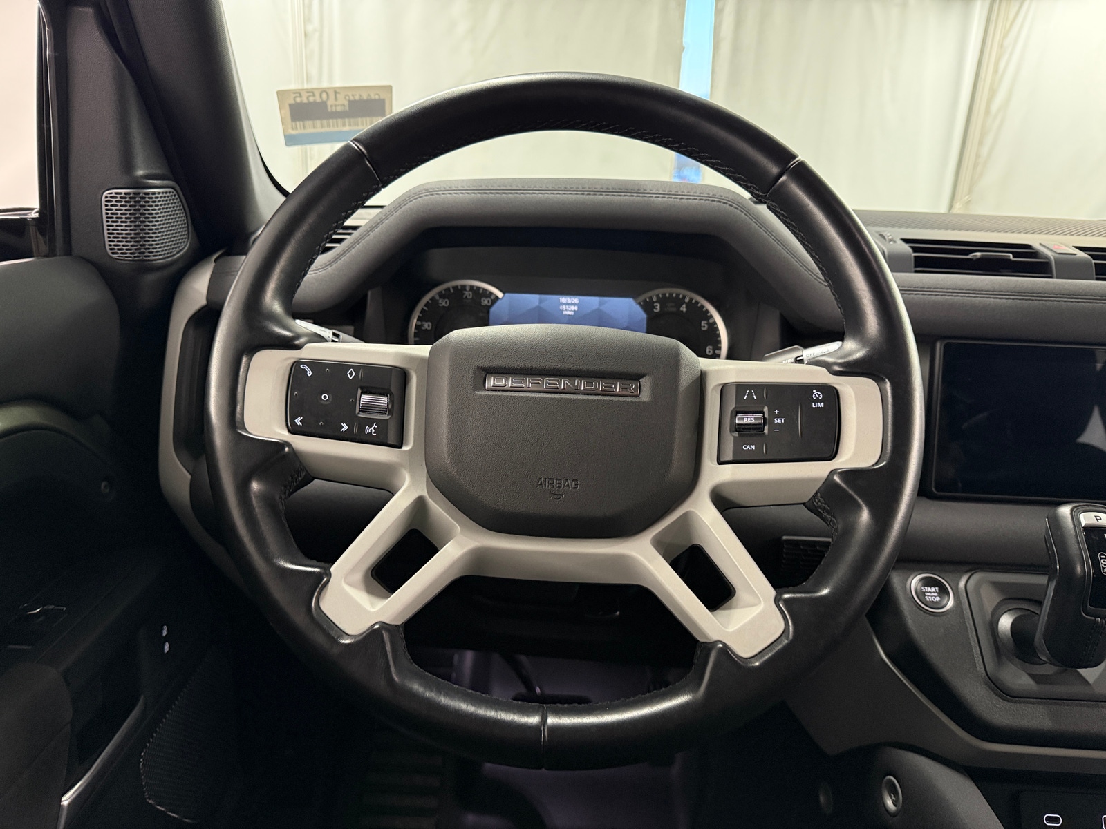 Thumbnail: 2022 Land Rover Defender - 5