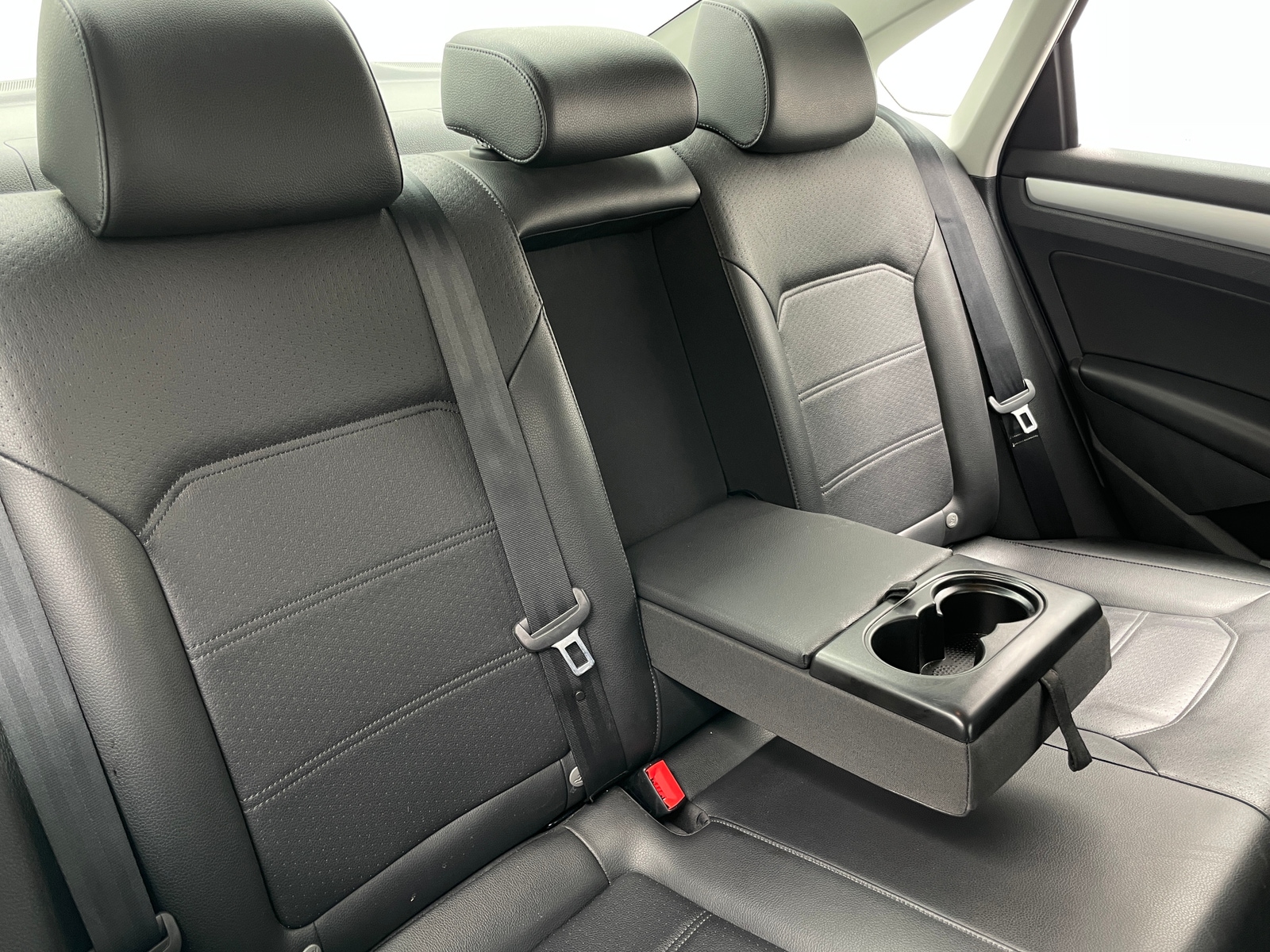 Thumbnail: 2013 Volkswagen Passat - 5