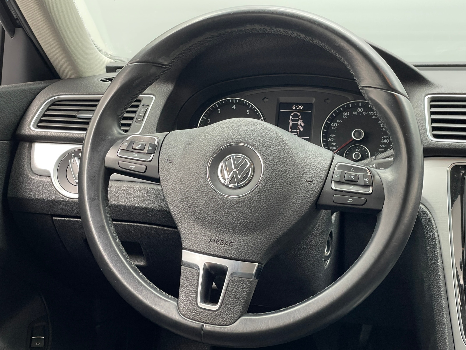 Thumbnail: 2013 Volkswagen Passat - 4