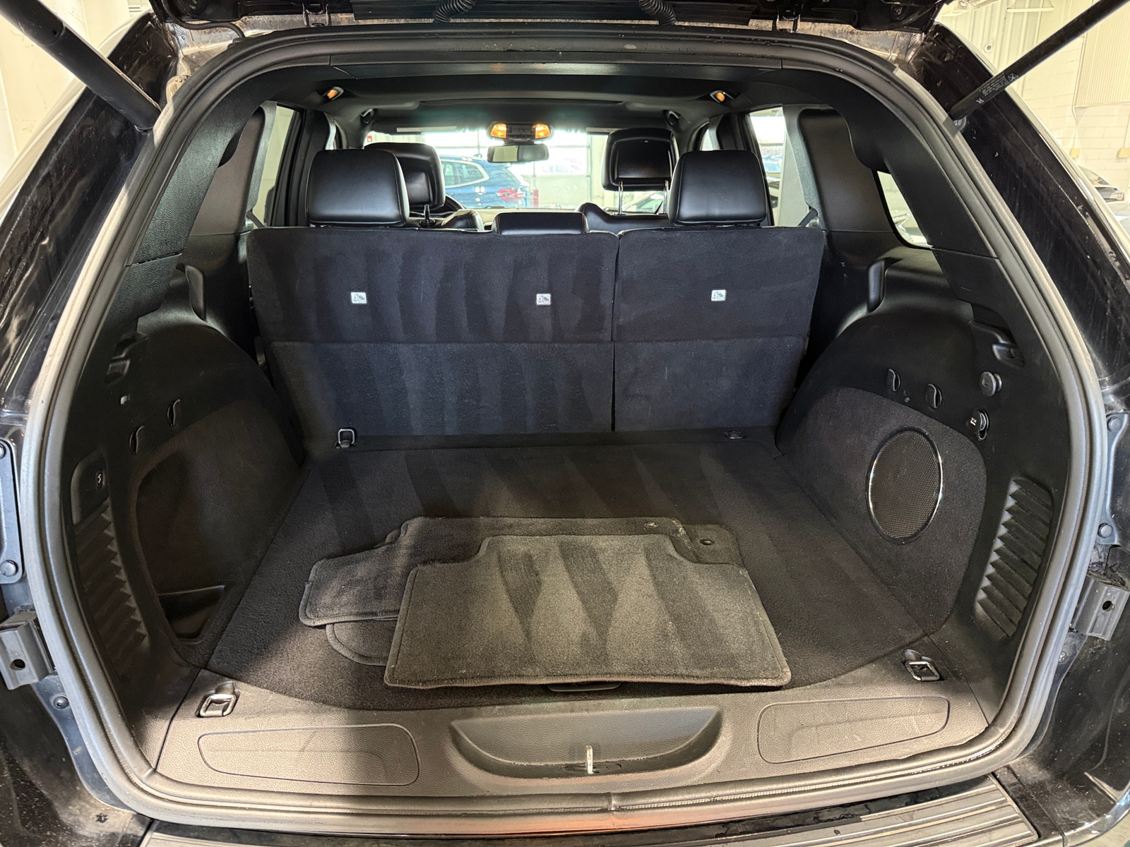 Thumbnail: 2015 Jeep Grand Cherokee - 7