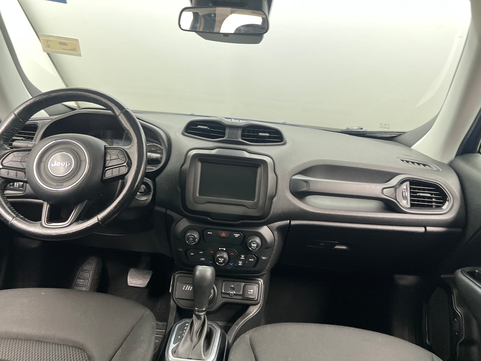 Thumbnail: 2018 Jeep Renegade - 3