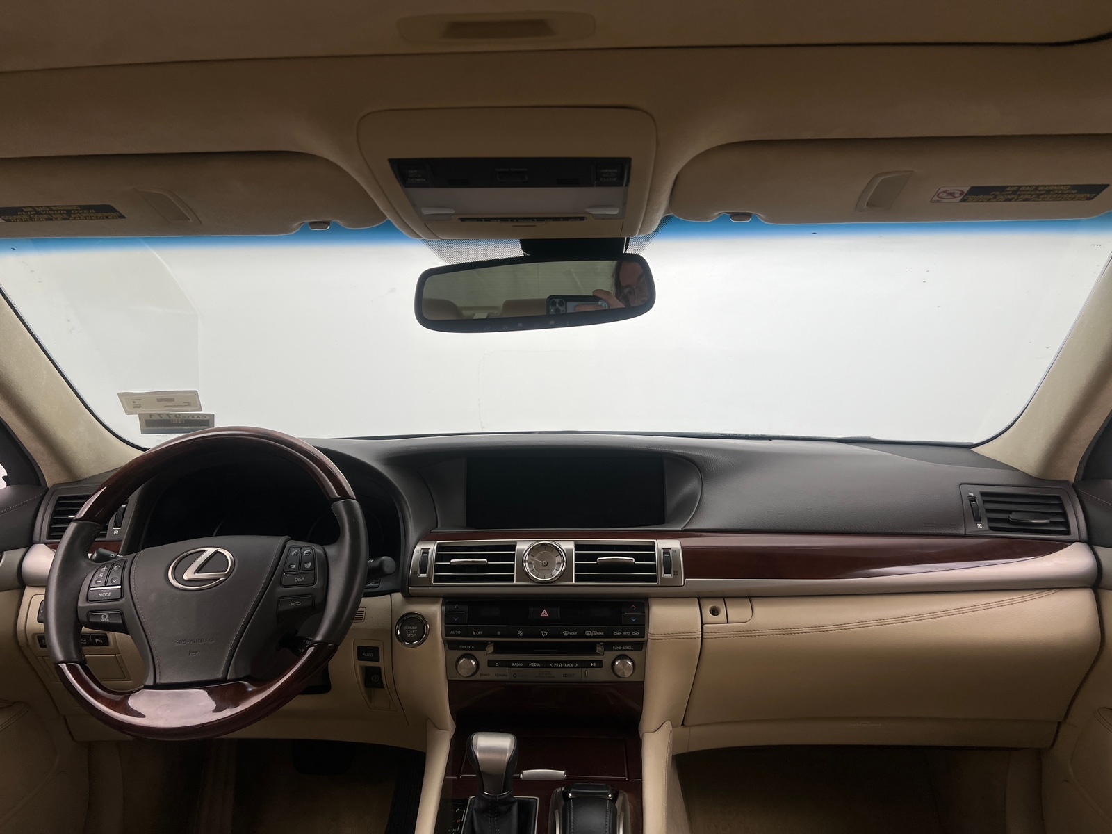 Thumbnail: 2016 Lexus LS - 2