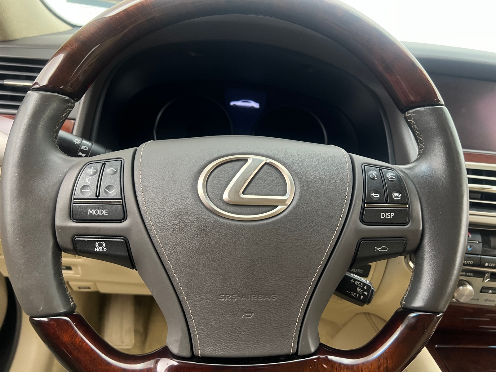 Thumbnail: 2016 Lexus LS - 4