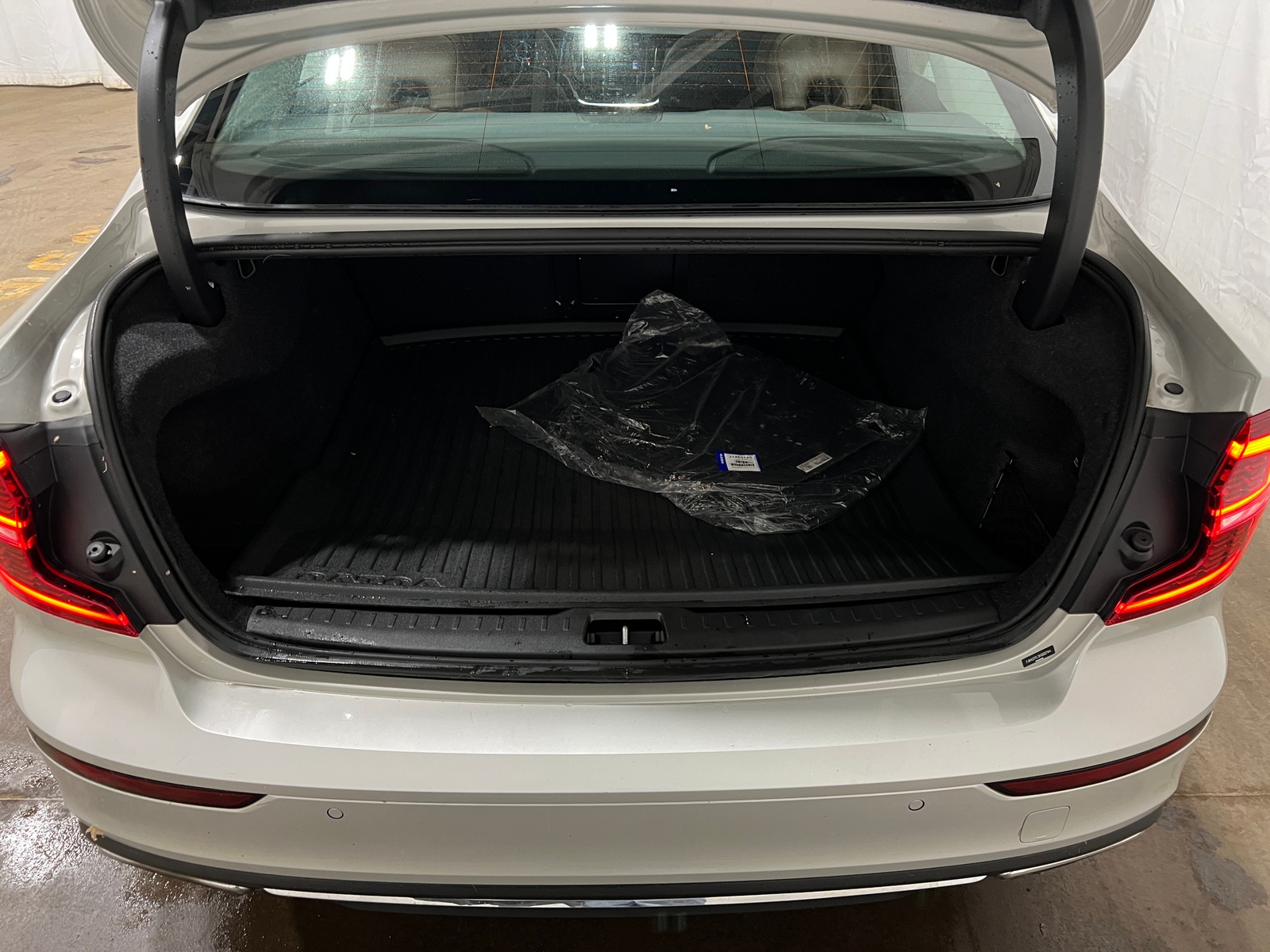 Thumbnail: 2019 Volvo S60 - 6