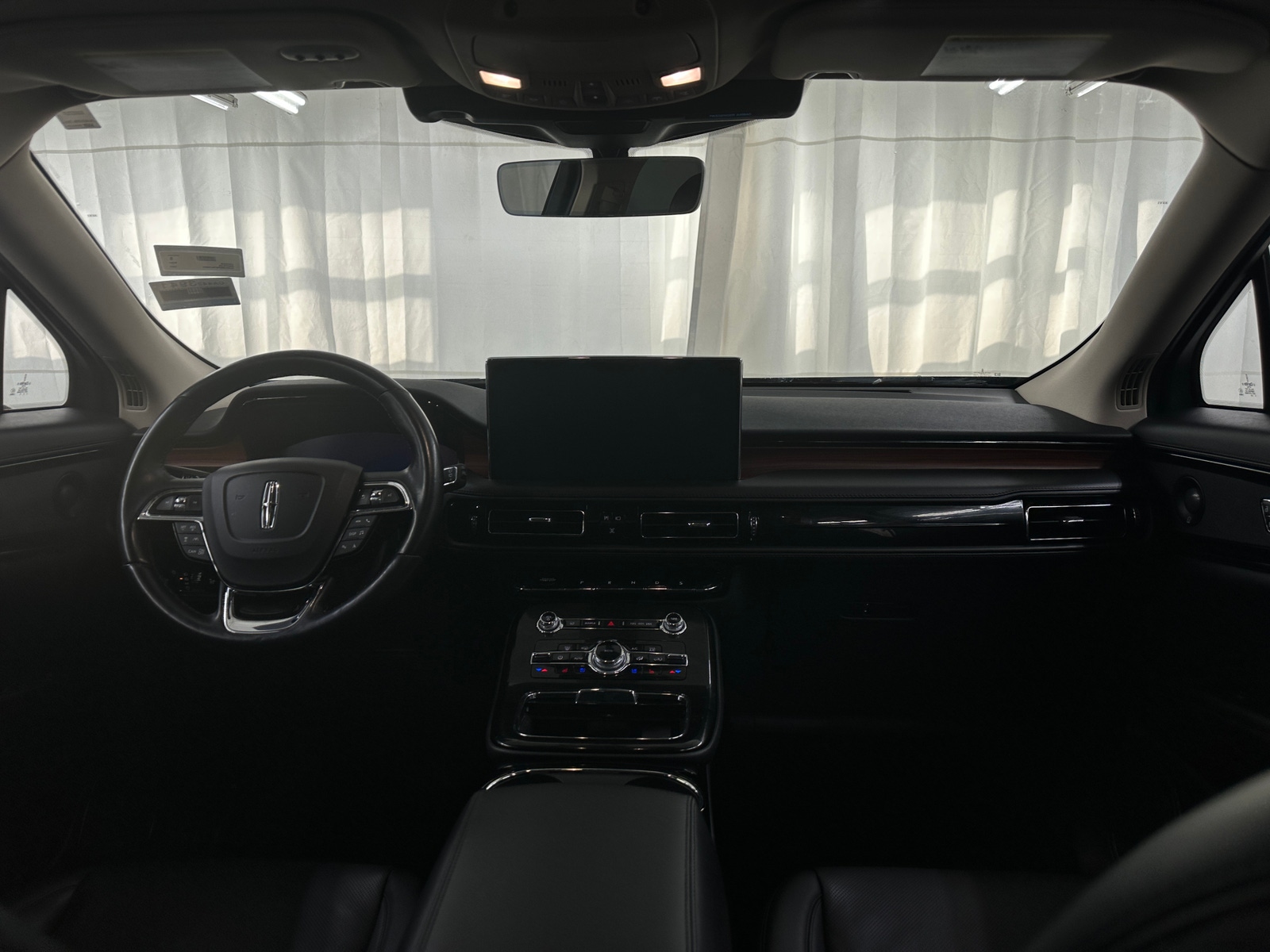 Thumbnail: 2023 Lincoln Nautilus - 2