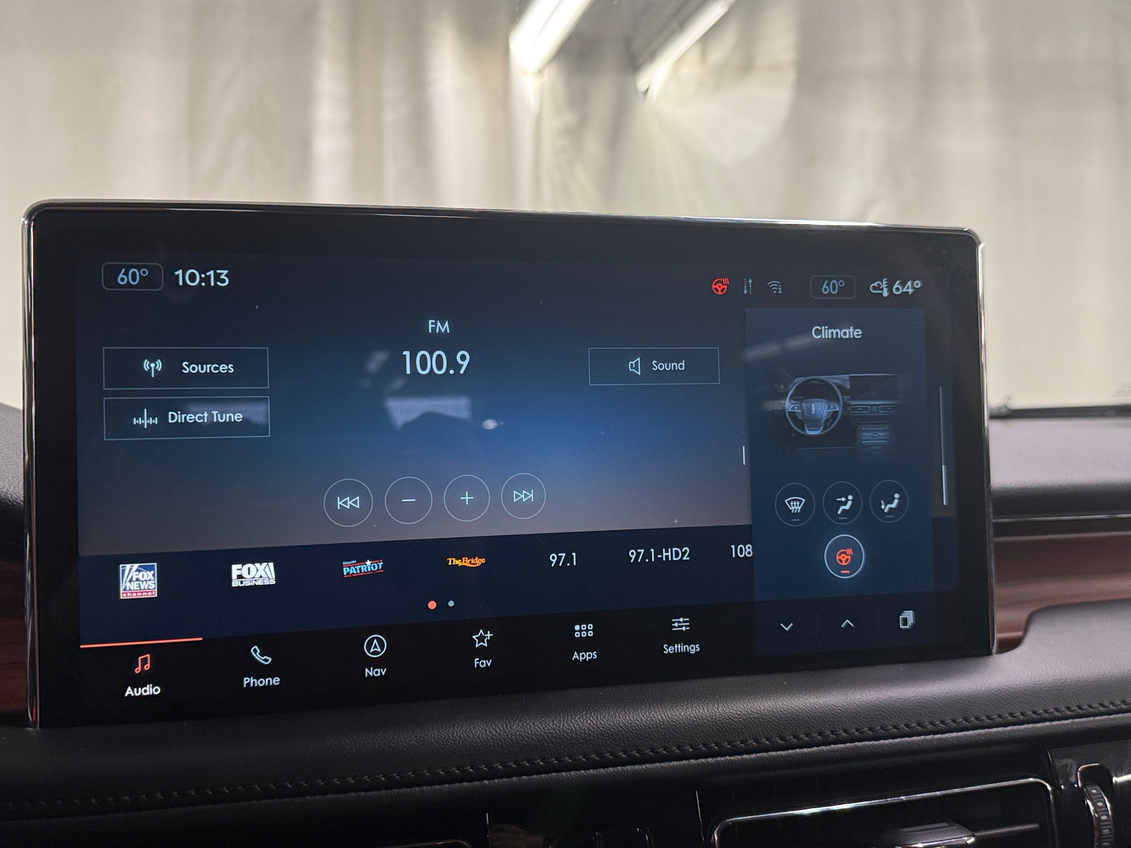 Thumbnail: 2023 Lincoln Nautilus - 3