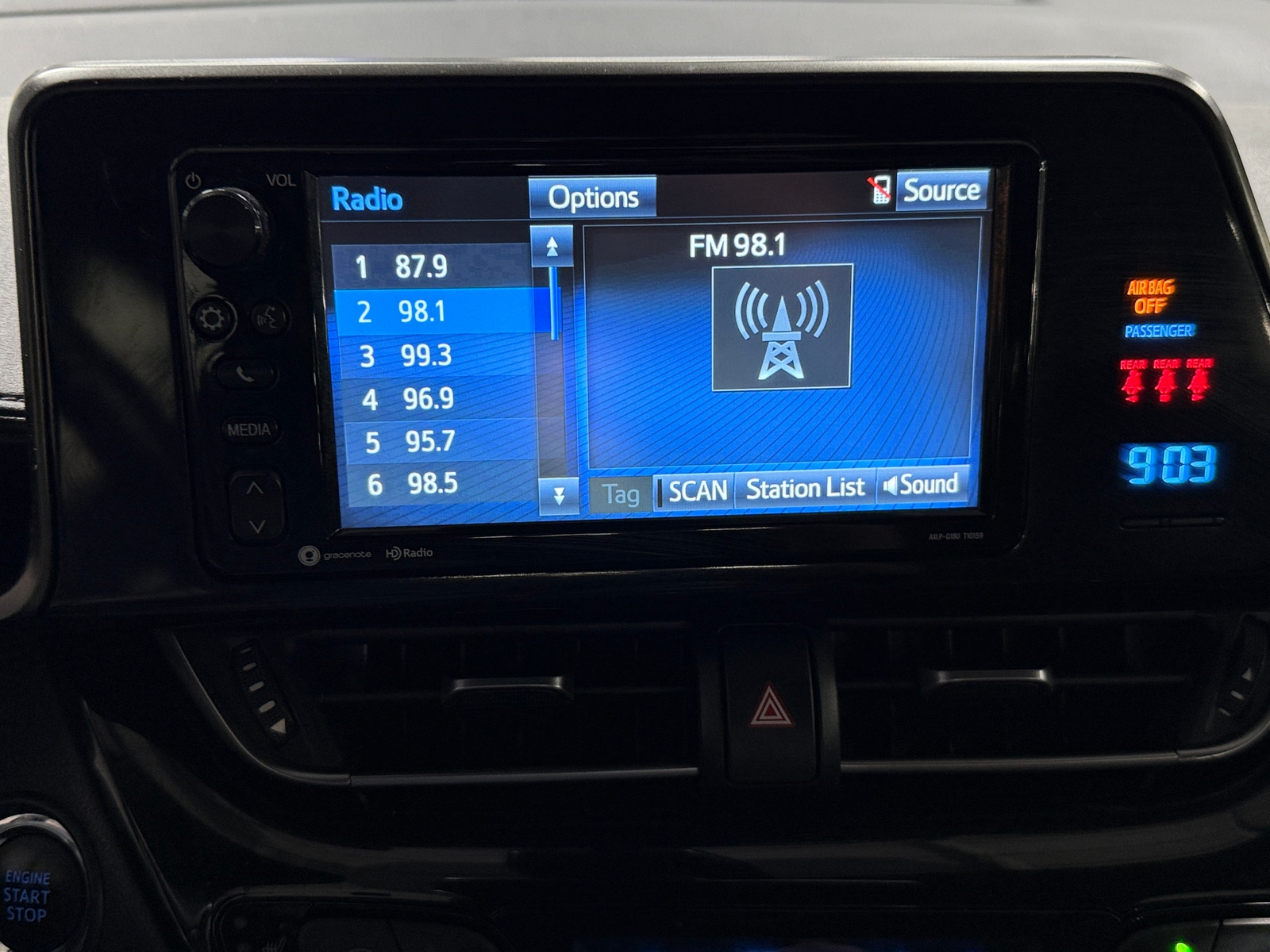 Thumbnail: 2018 Toyota C-HR - 4