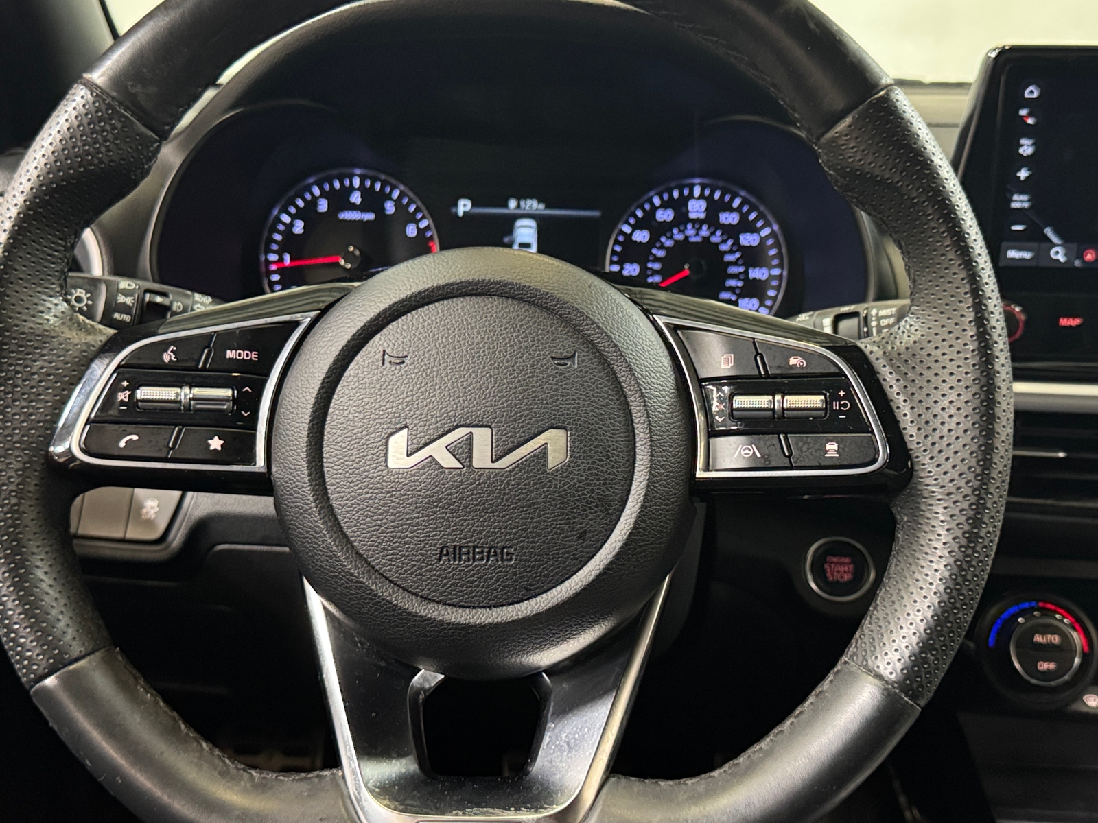 Thumbnail: 2023 Kia Forte - 5