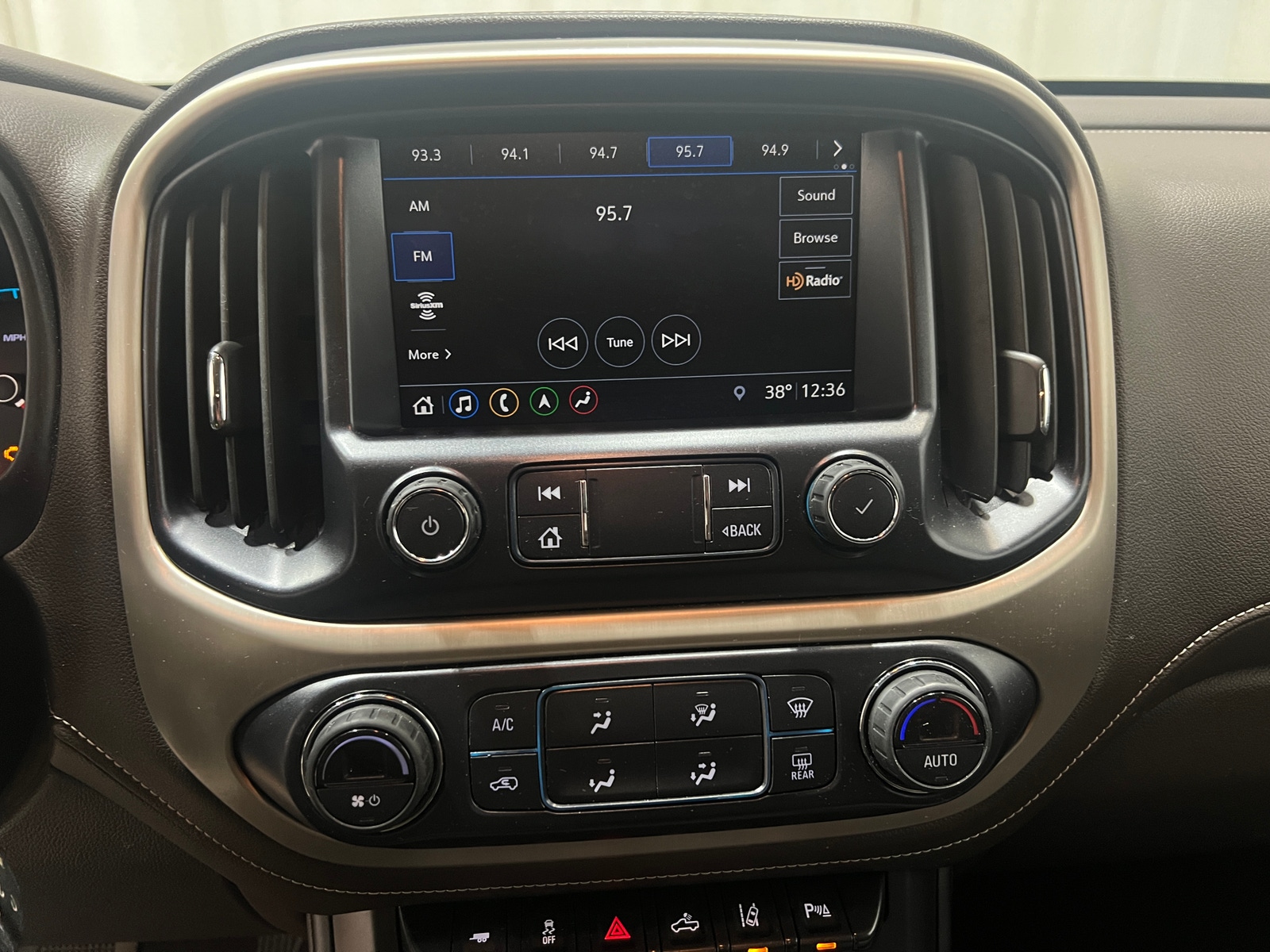 Thumbnail: 2021 GMC Canyon - 3