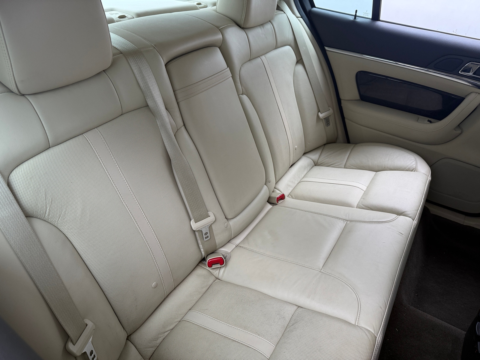 Thumbnail: 2014 Lincoln MKS - 5