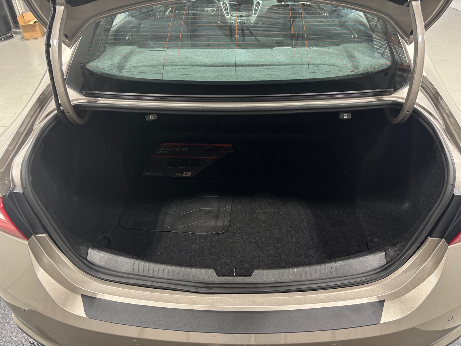 Thumbnail: 2024 Chevrolet Malibu - 7