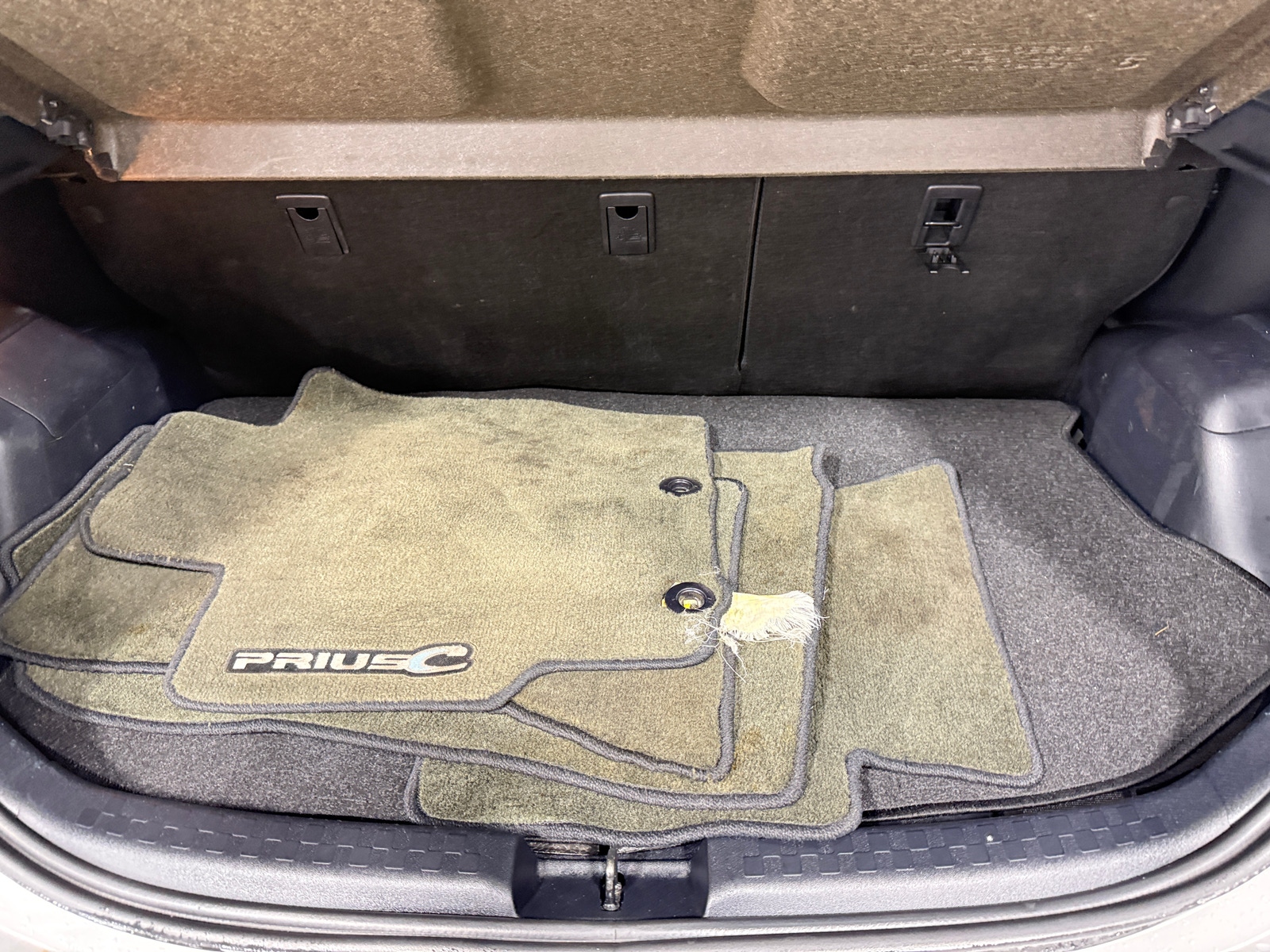 Thumbnail: 2014 Toyota Prius c - 7