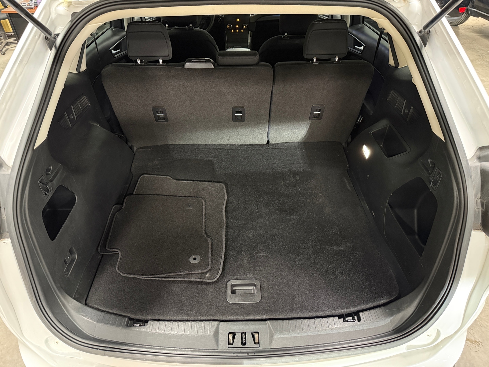 Thumbnail: 2019 Ford Edge - 7