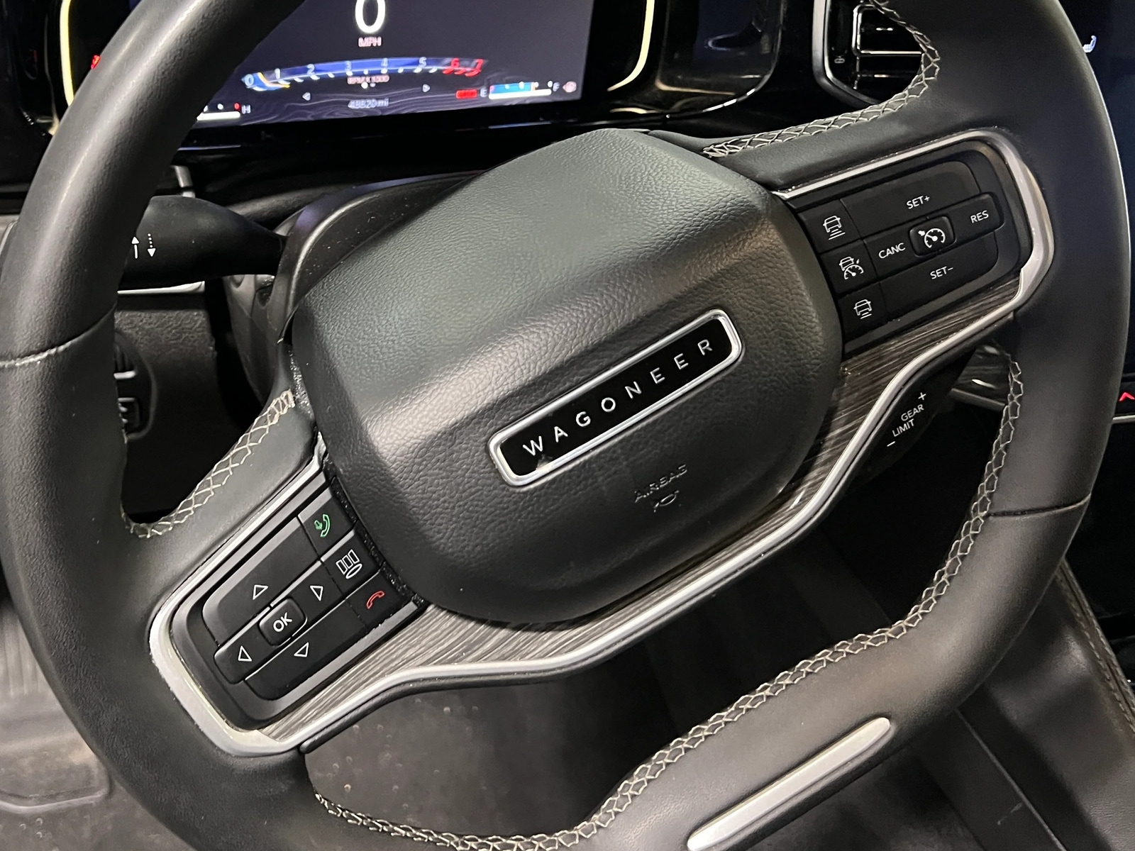 Thumbnail: 2022 Jeep Wagoneer - 4