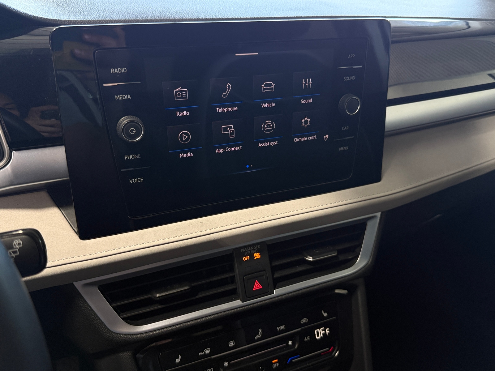 Thumbnail: 2025 Volkswagen Taos - 3